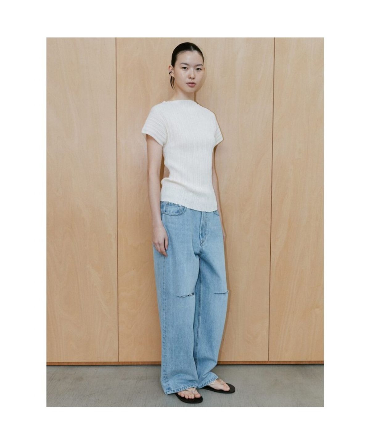 디애퍼처(THE APERTURE) Ohu Pleated Knit Top  Ivory (TA6451A120)