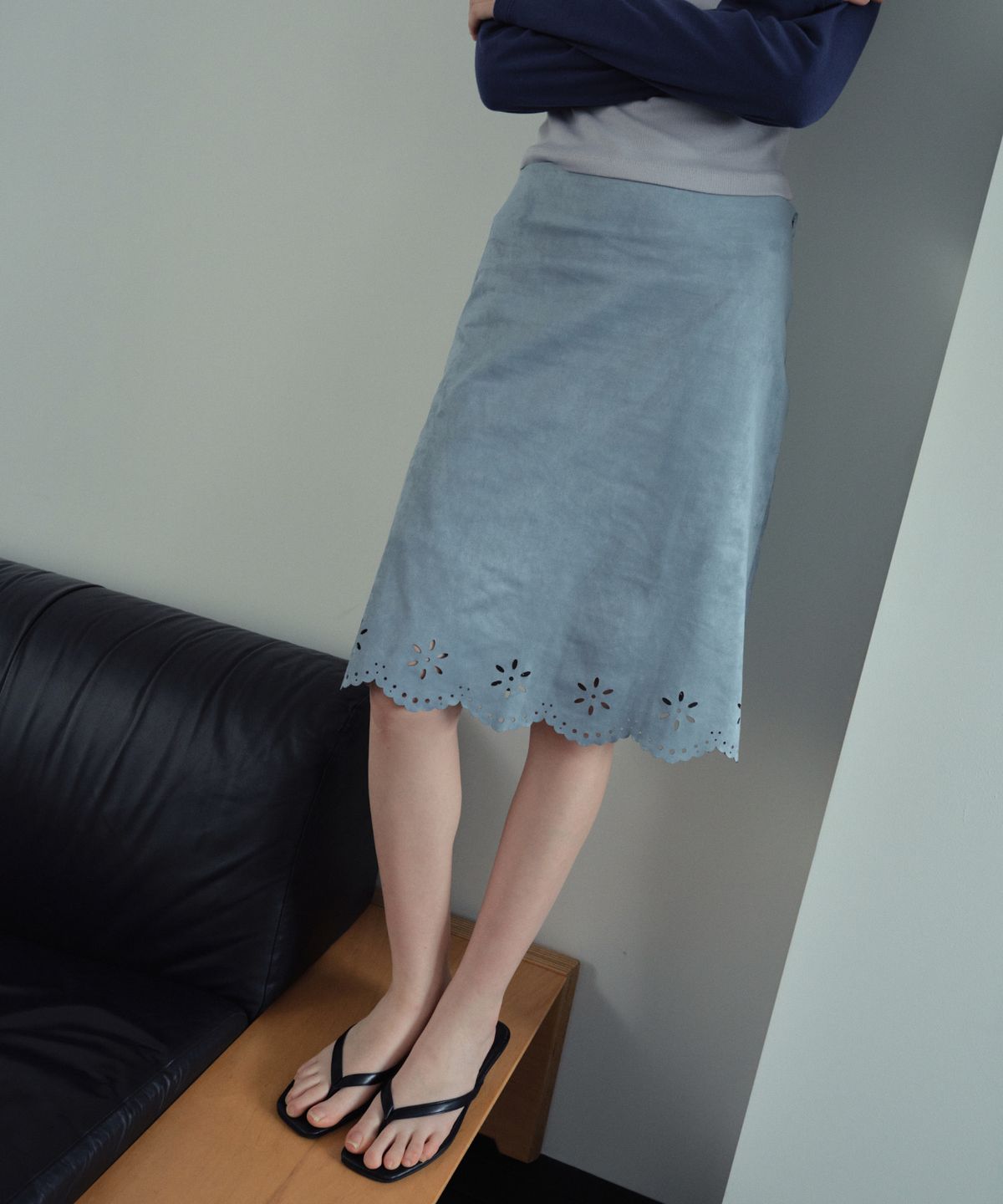 씨타(CITTA) Suede Flower Punching Skirt_CTS638(Blue)