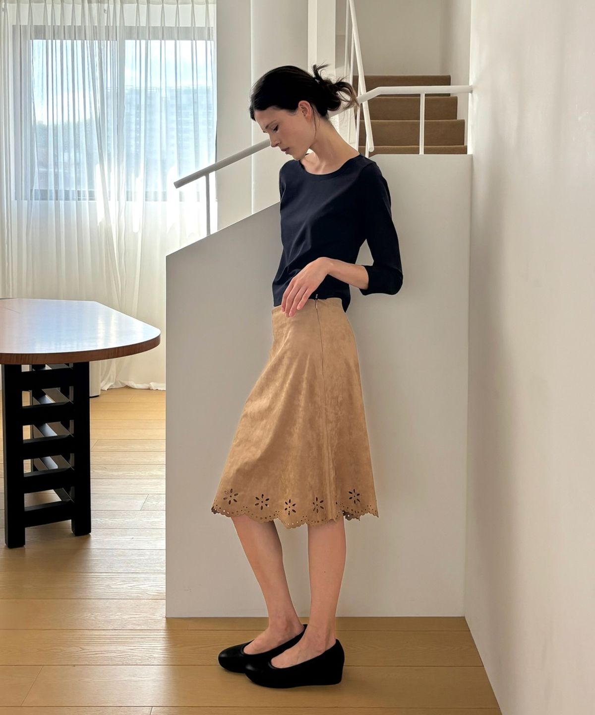 씨타(CITTA) Suede Flower Punching Skirt_CTS638(Beige)