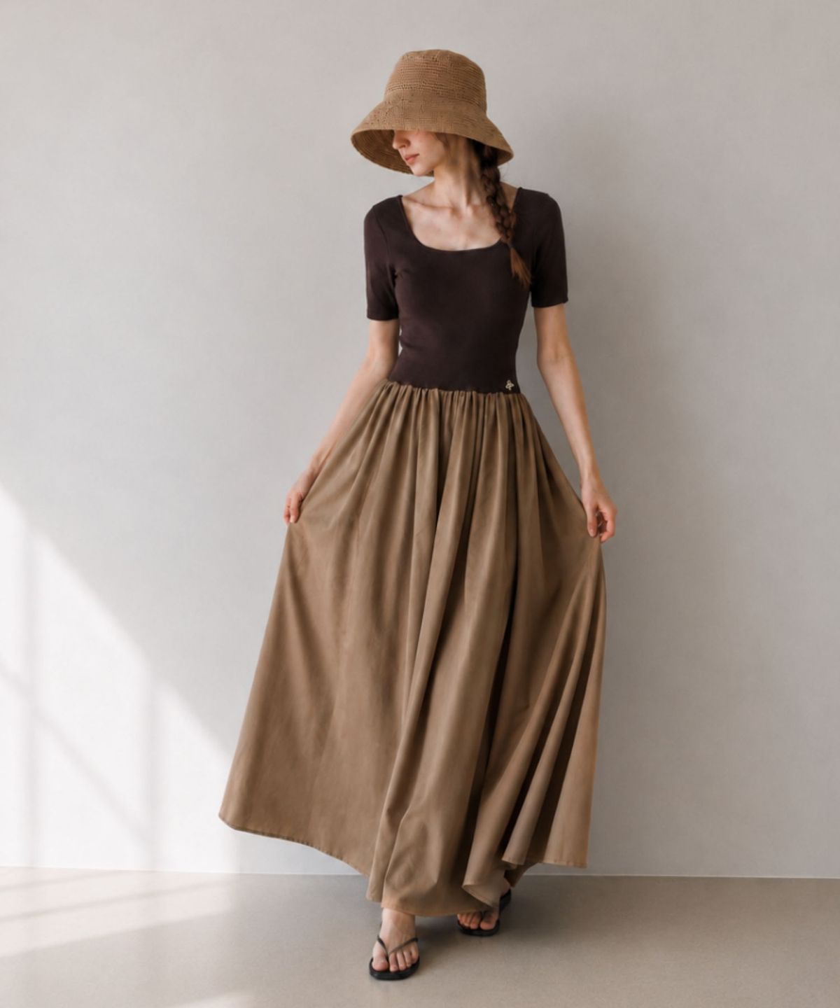 블랙크러쉬(BLACRUSH) Short Sleeve Flared Long Dress / 브라운