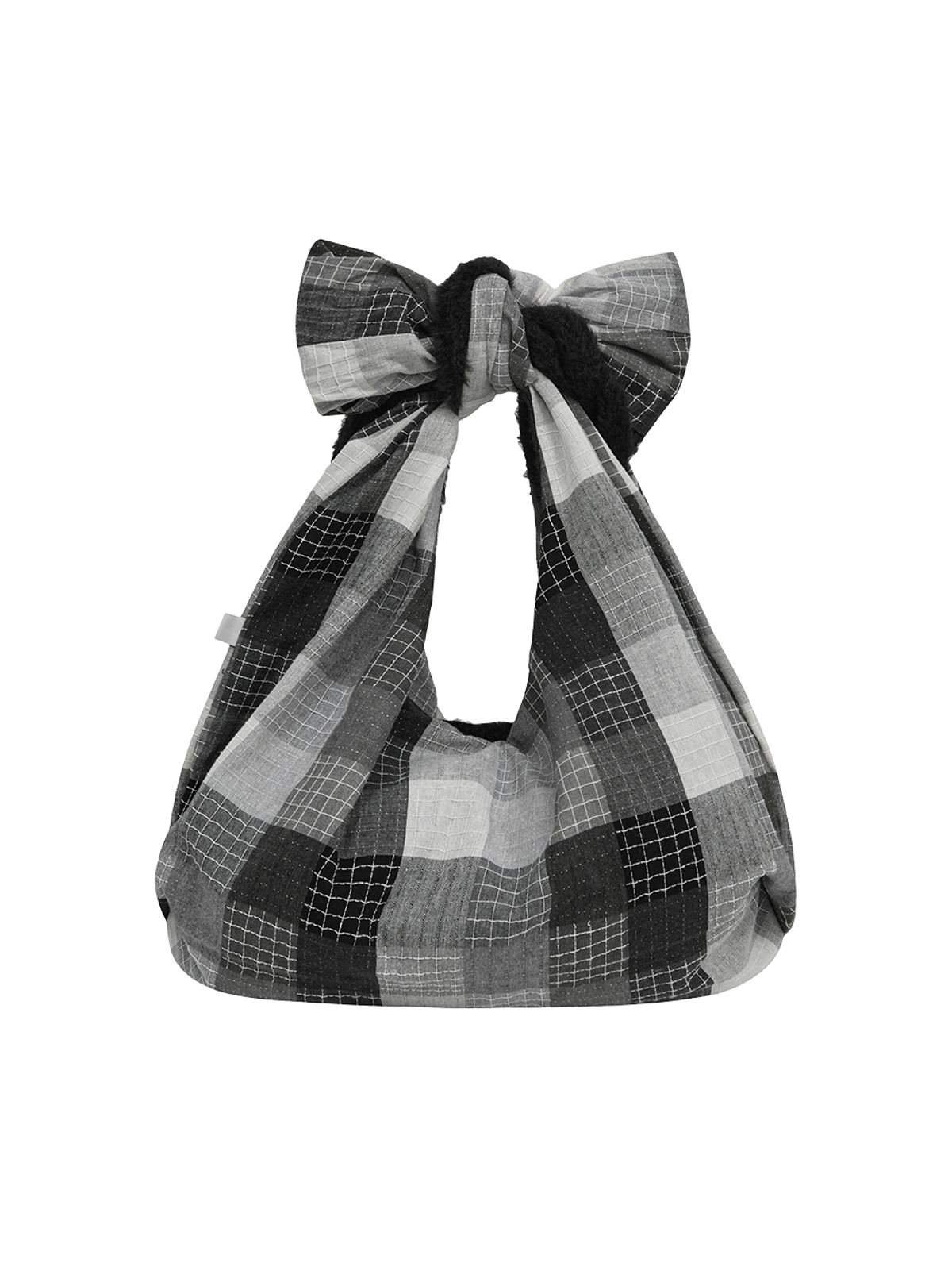 뚜오미오(TUOMIO) PATCHWORK REVERSIBLE BAG [BLACK]