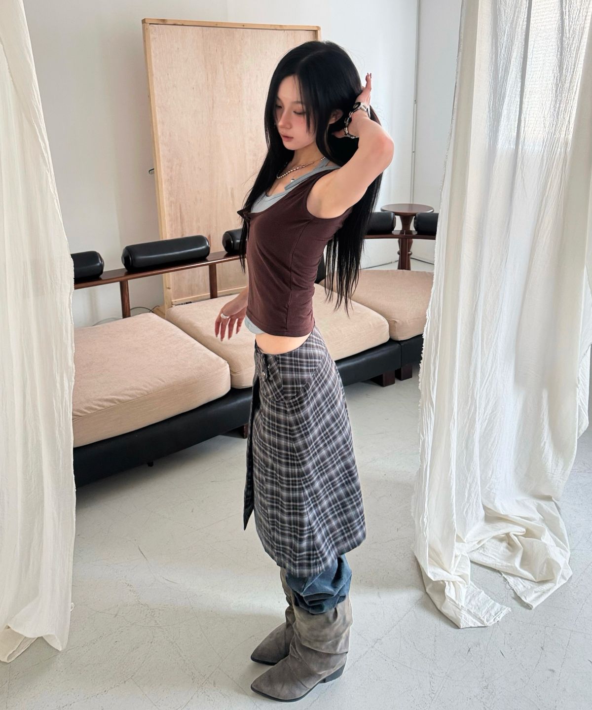 미쏘(MIXXO) 랩 미디 스커트_MIWWHG921G
