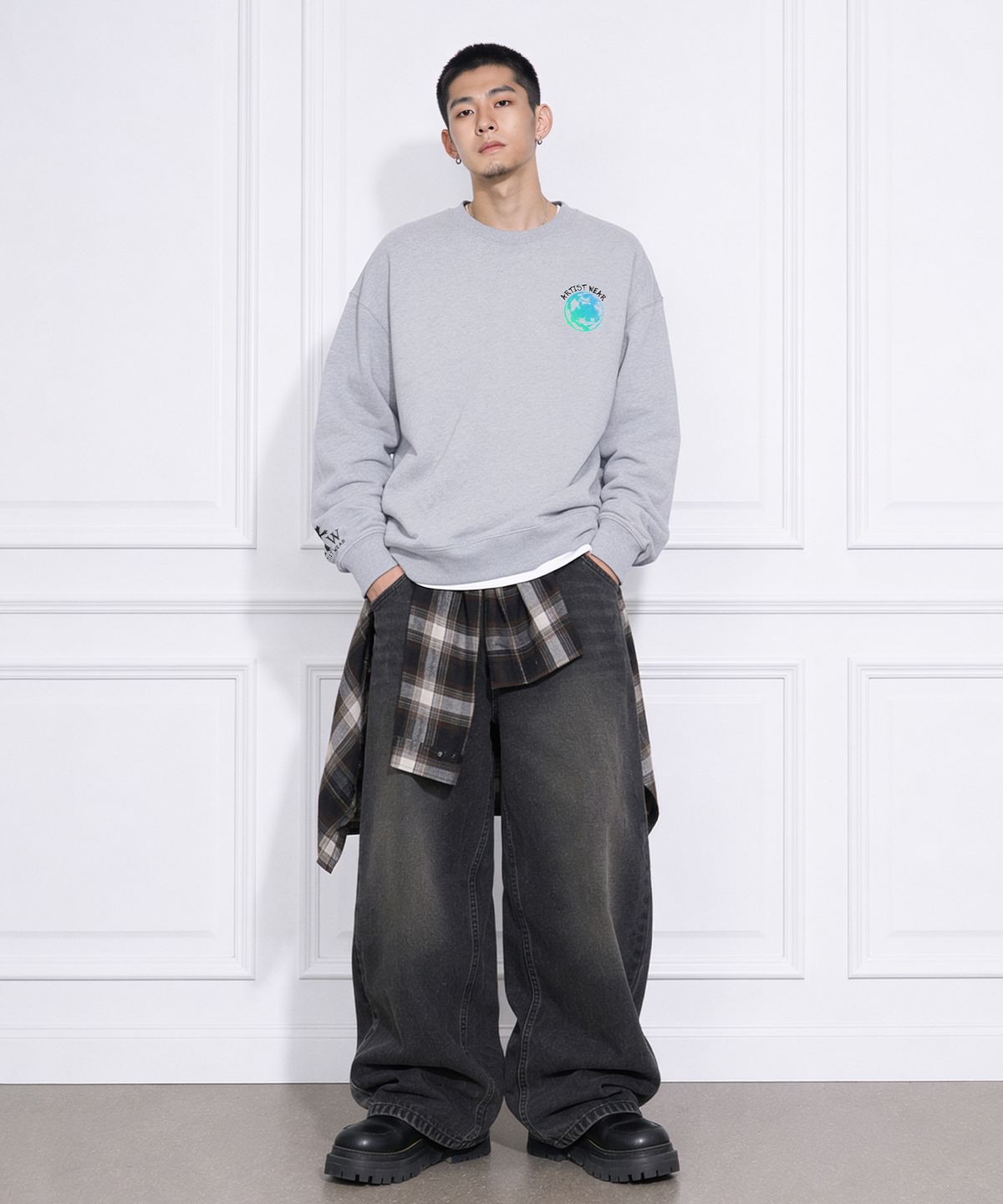 아티스트웨어(ARTISTWEAR) 네온어스 맨투맨 - 2COLOR