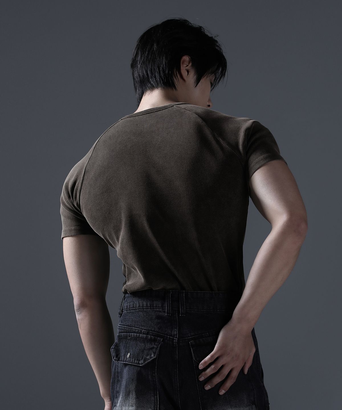 카미드(CARMID) 엔틱 피그먼트 헨리넥 반팔 [브라운]