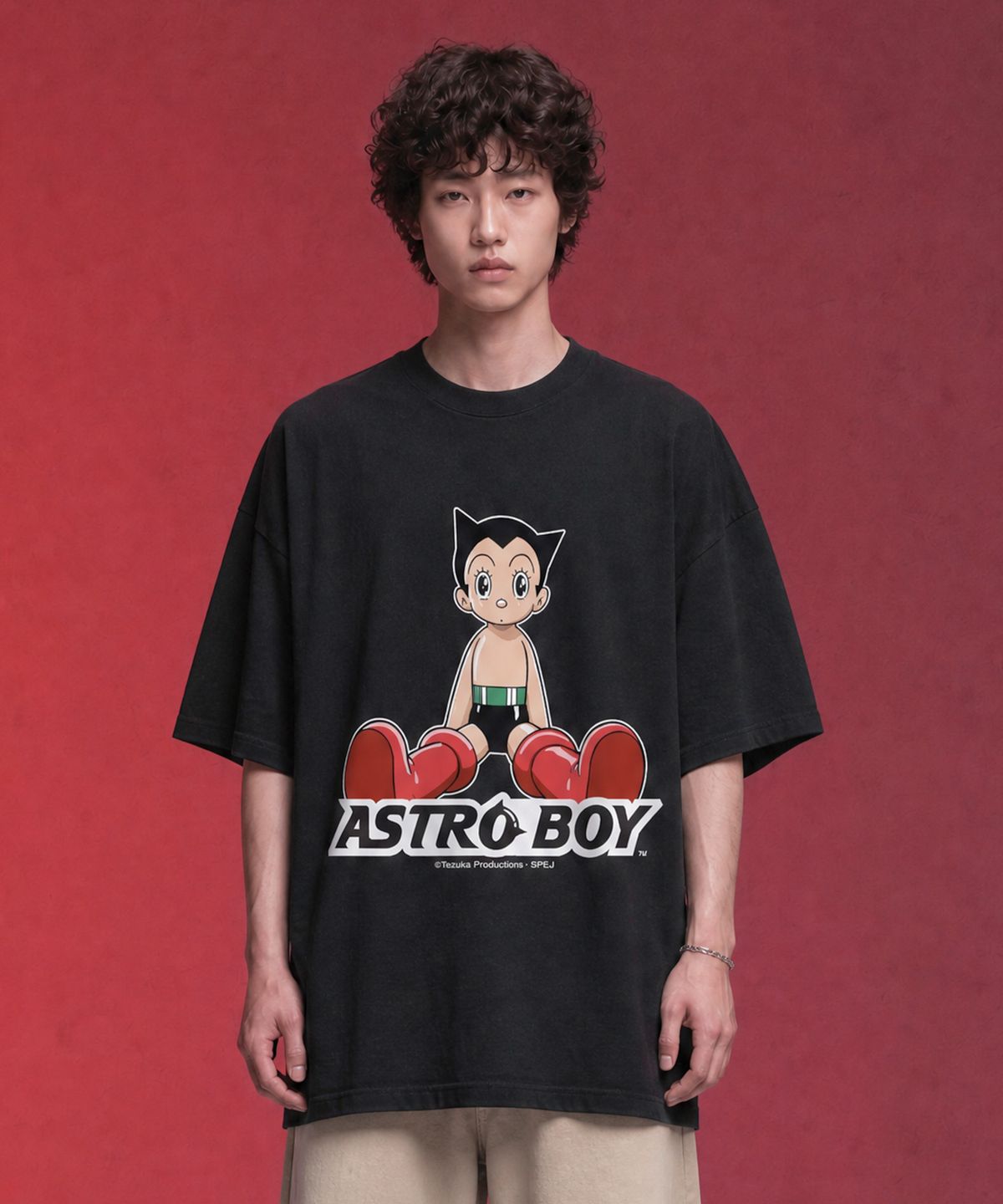러기드하우스(RUGGED HOUSE) 러기드하우스X아톰 ASTRO BOY SITTING LOGO TEE 블랙