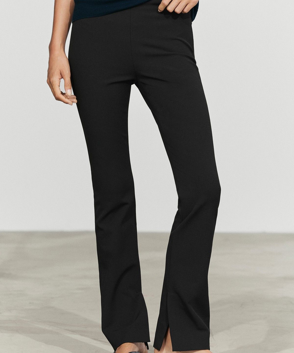 마시모두띠(MASSIMO DUTTI) 테크니컬 플레어 핏 팬츠