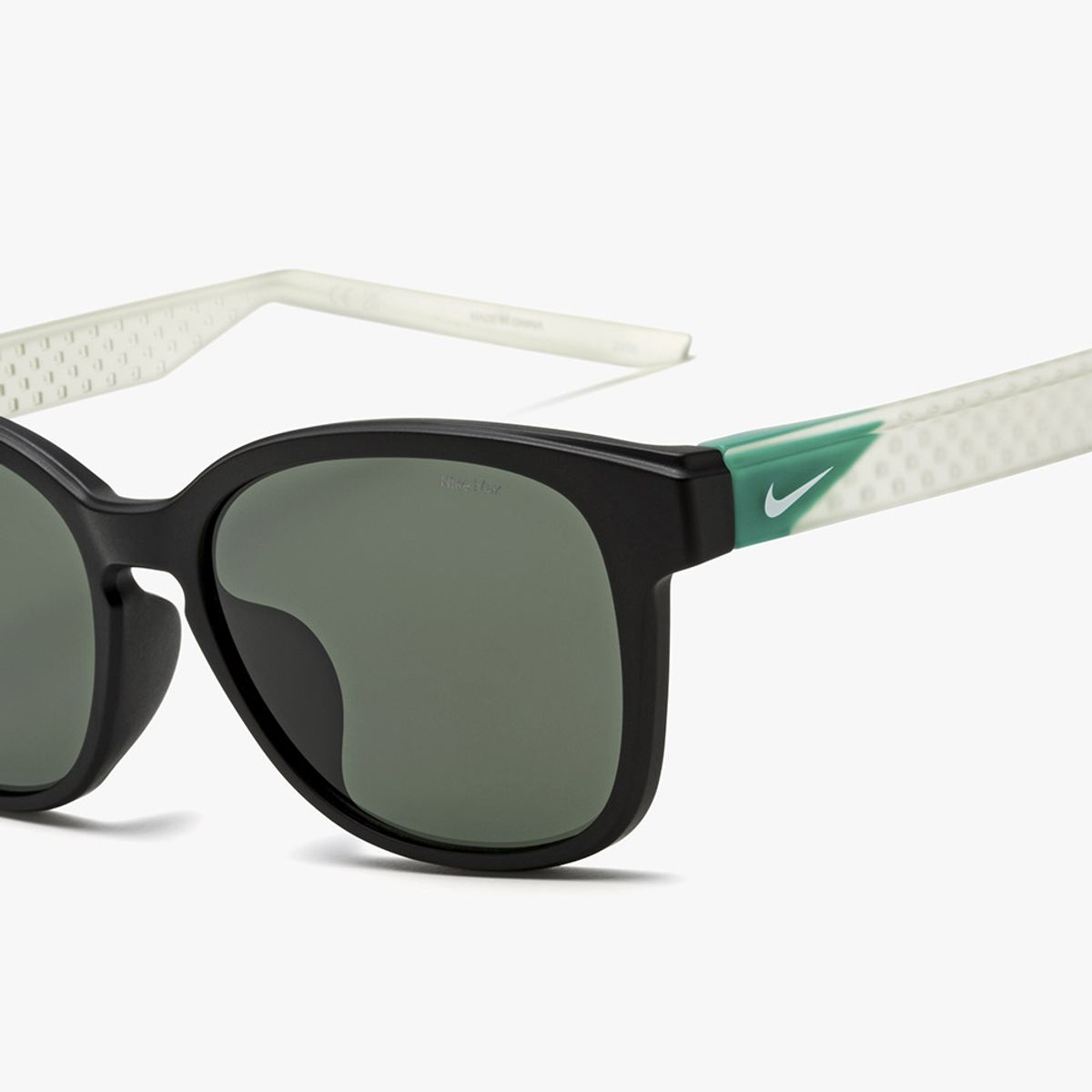 나이키 아이웨어(NIKE EYEWEAR) 선글라스 (NIKE LIVEFREE PACE LB P IB0375 010 55)