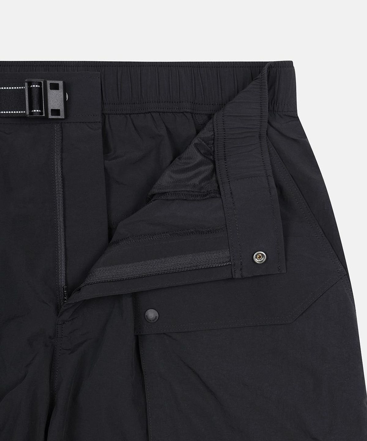 코오롱스포츠(KOLON SPORT) 남성 루즈핏 디테쳐블 팬츠 TLPNA26401BLK