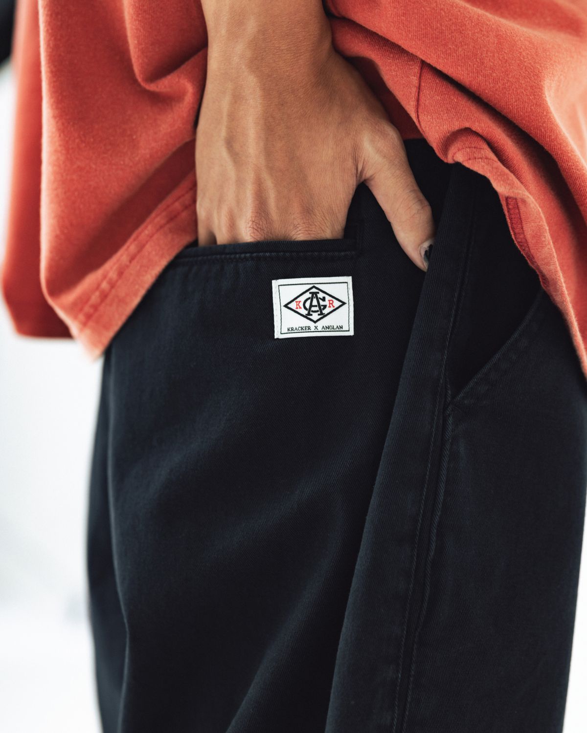 앵글런(ANGLAN) [Kracker House] Side Line Chino Pants - Black