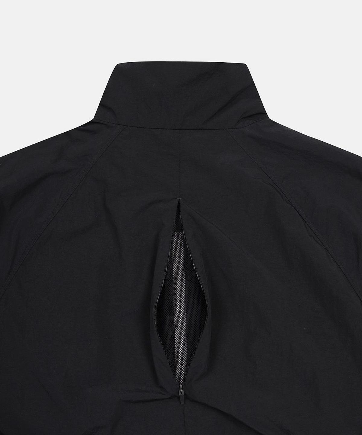 코오롱스포츠(KOLON SPORT) 여성 크롭 벤틸레이션 재킷 TVJJA26422BLK