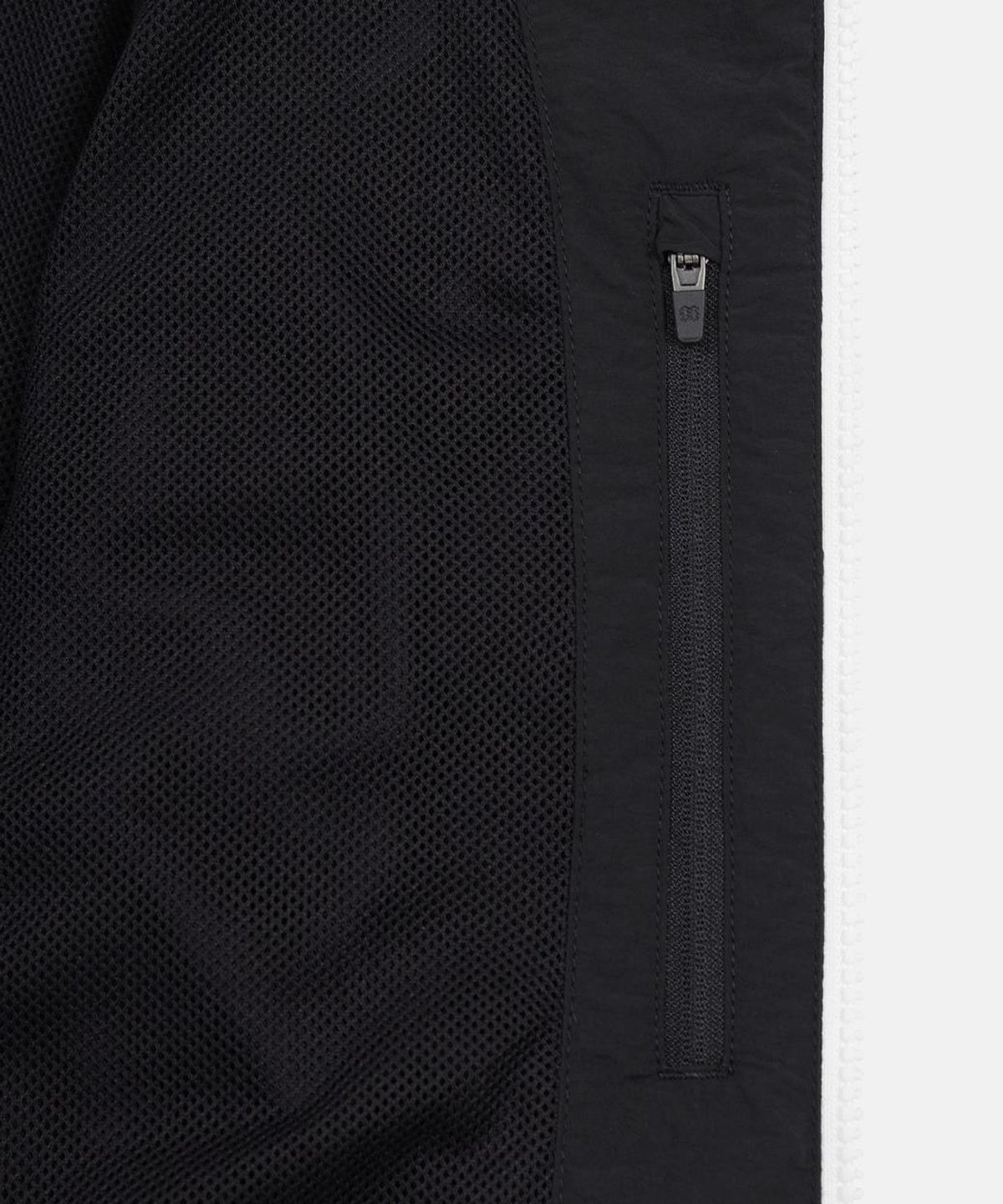 코오롱스포츠(KOLON SPORT) 여성 크롭 벤틸레이션 재킷 TVJJA26422BLK