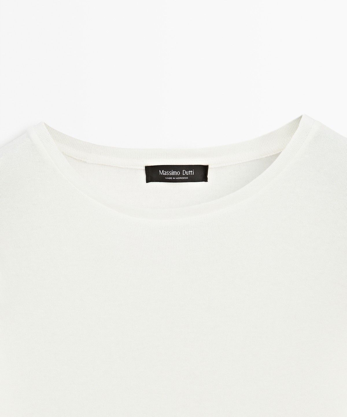 마시모두띠(MASSIMO DUTTI) 버튼 디테일 반팔 티셔츠
