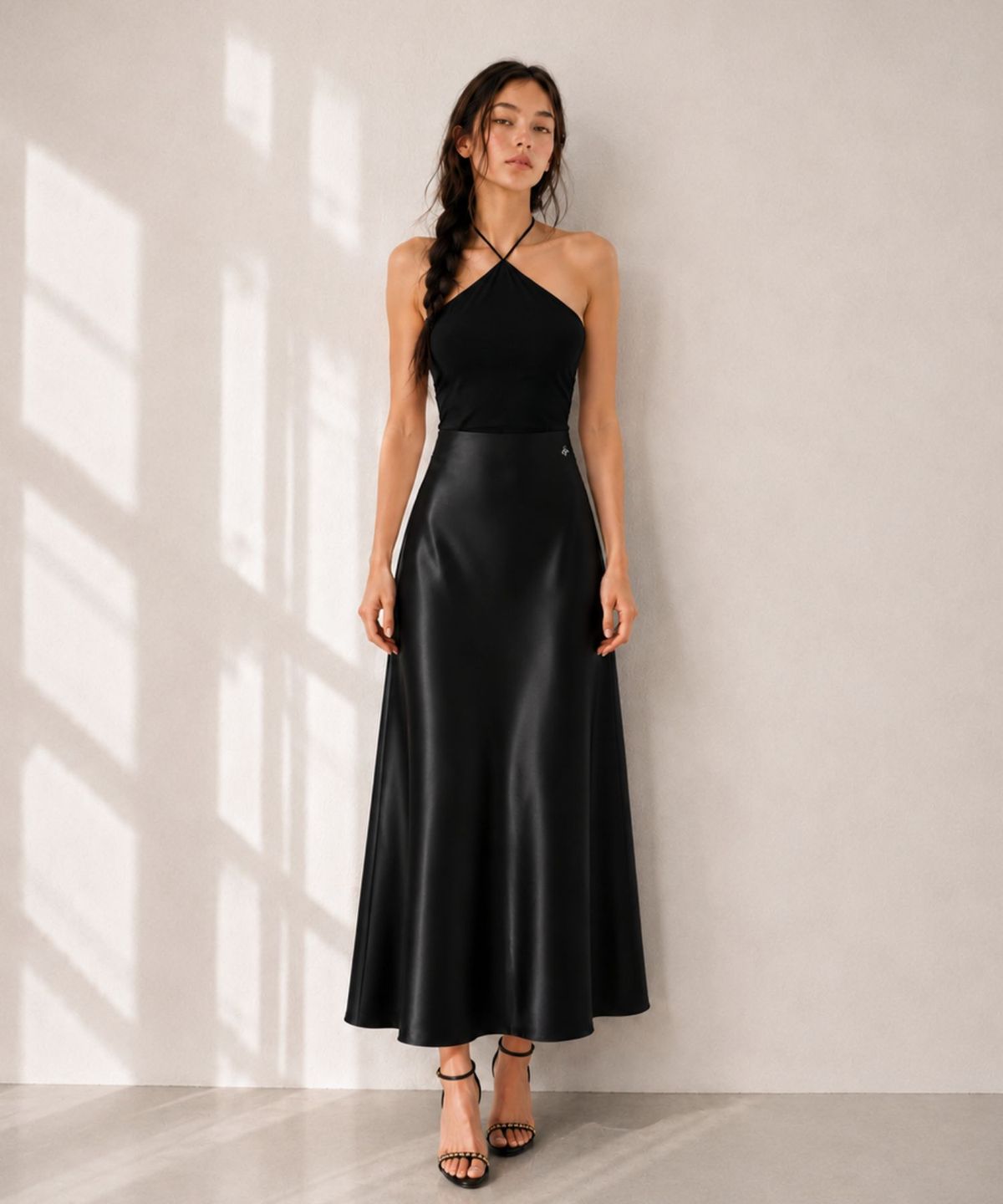 블랙크러쉬(BLACRUSH) Silky Satin Slim Skirt / 블랙
