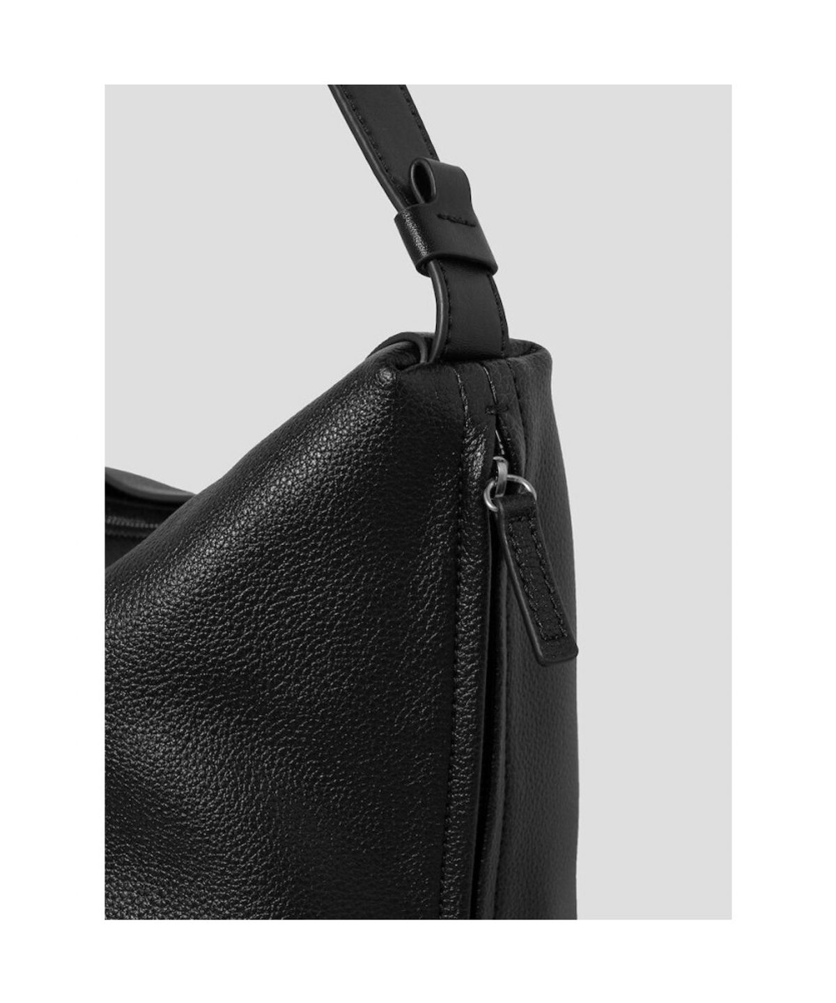 빈폴 액세서리(BEANPOLE ACCESSORY) 비엔 가죽 미디엄 슬라우치백 - 블랙