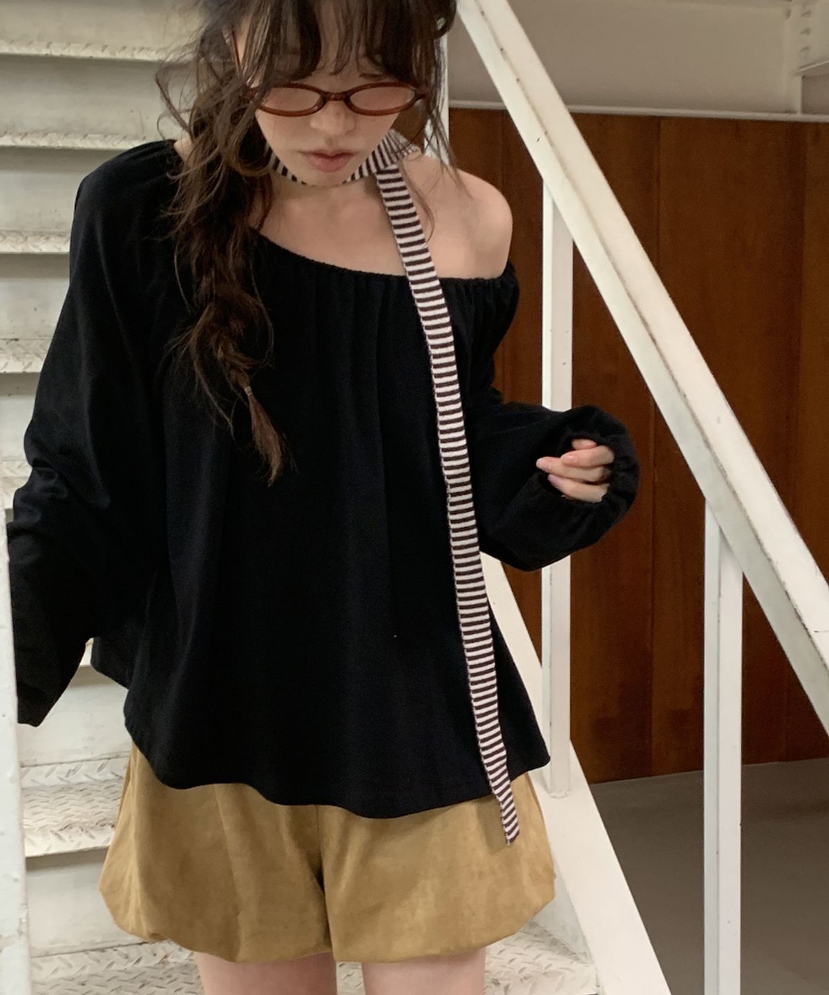 론론(RONRON) SHIRRING PUFF LONG SLEEVE BLACK