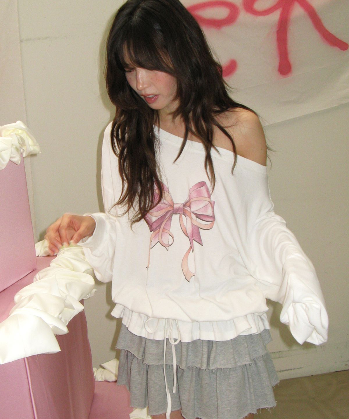 론론(RONRON) DOUBLE RIBBON OFF SHOULDER LONG SLEEVE WHITE