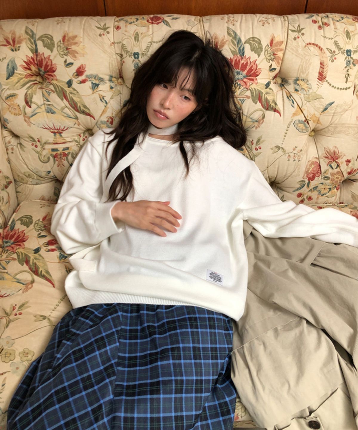 론론(RONRON) HEART BUTTON OFF SHOULDER KNIT IVORY