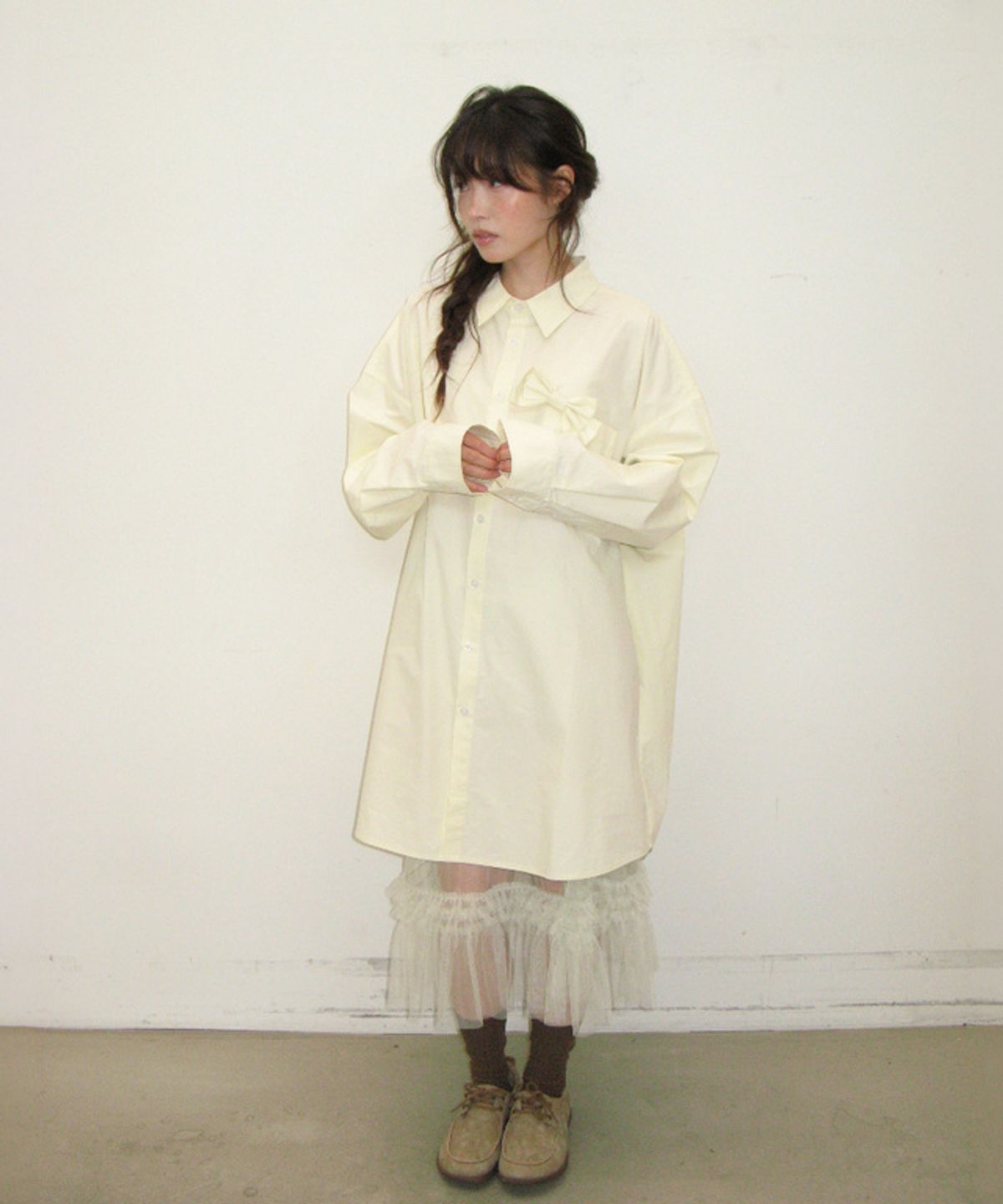 론론(RONRON) RIBBON PIN SET SHIRT DRESS BUTTER