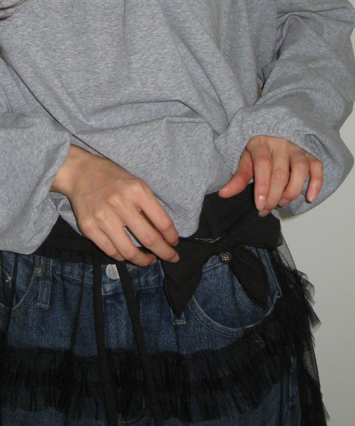 론론(RONRON) RIBBON PIN SET SHEER TULLE SKIRT BLACK