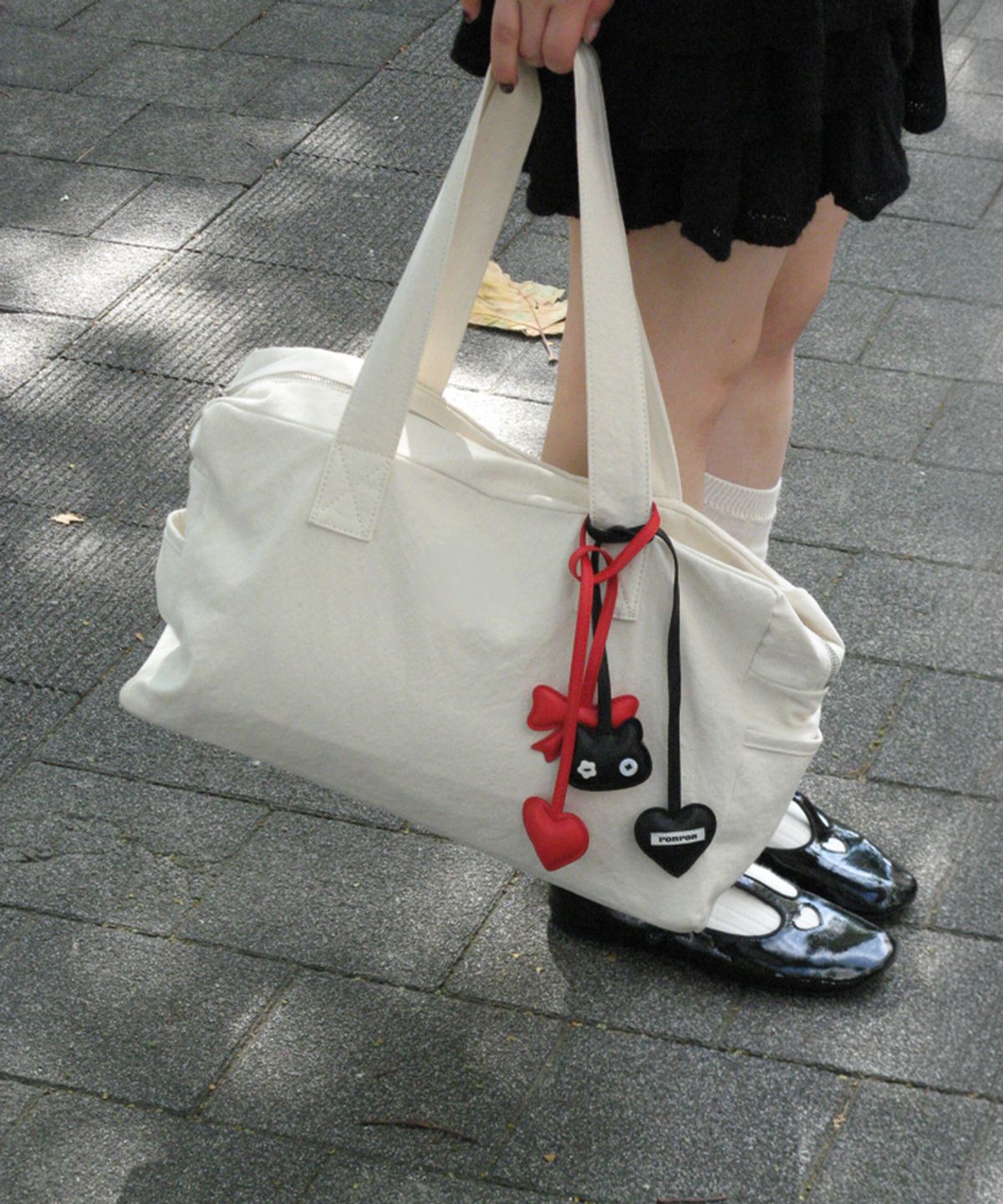 론론(RONRON) HEART RIBBON CAT STRAP KEYRING MIX