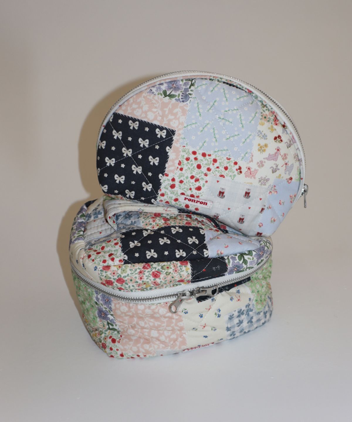 론론(RONRON) PATCHWORK QUILTED HALF MOON POUCH