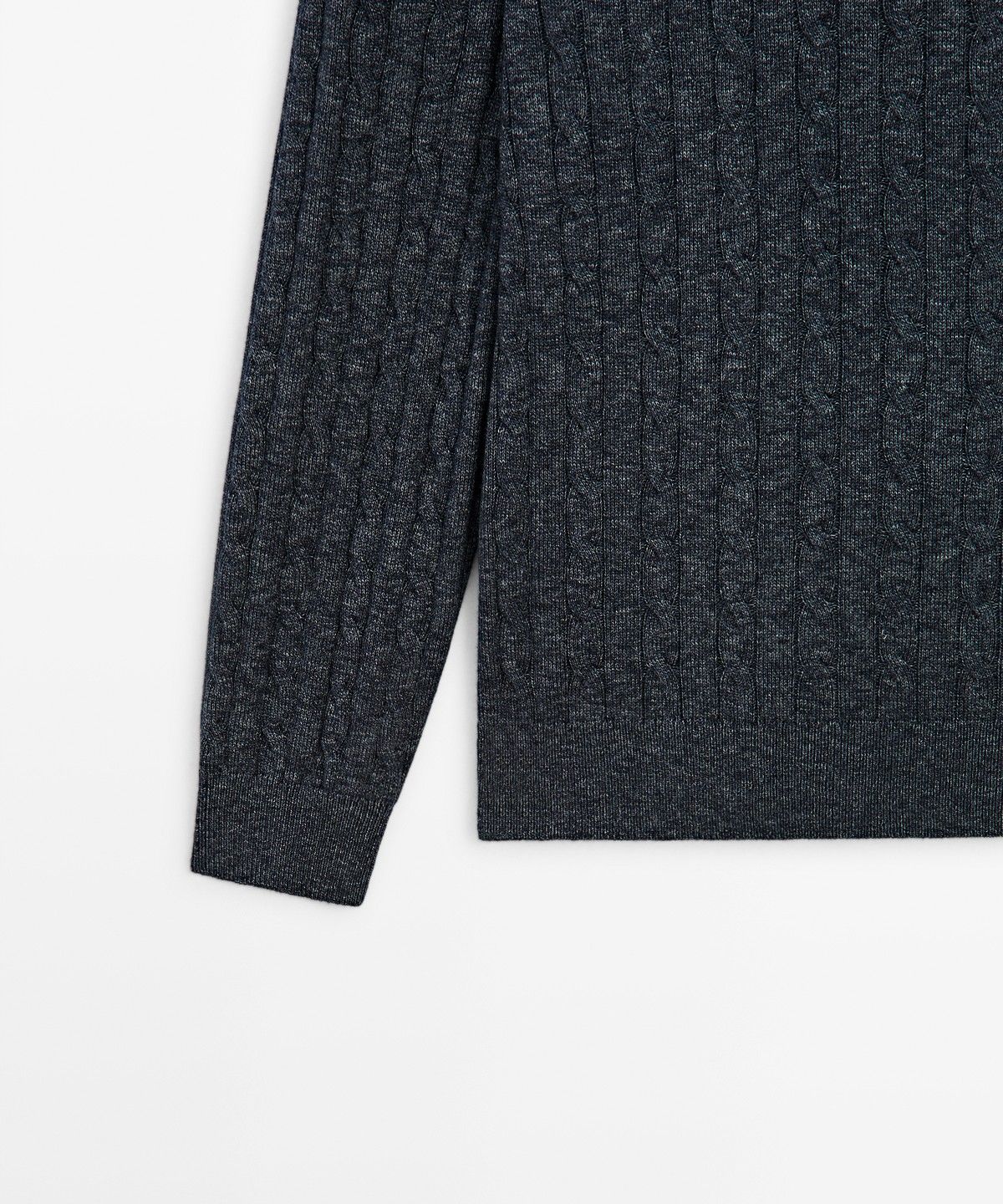 마시모두띠(MASSIMO DUTTI) 꽈배기 니트 라운드넥 스웨터