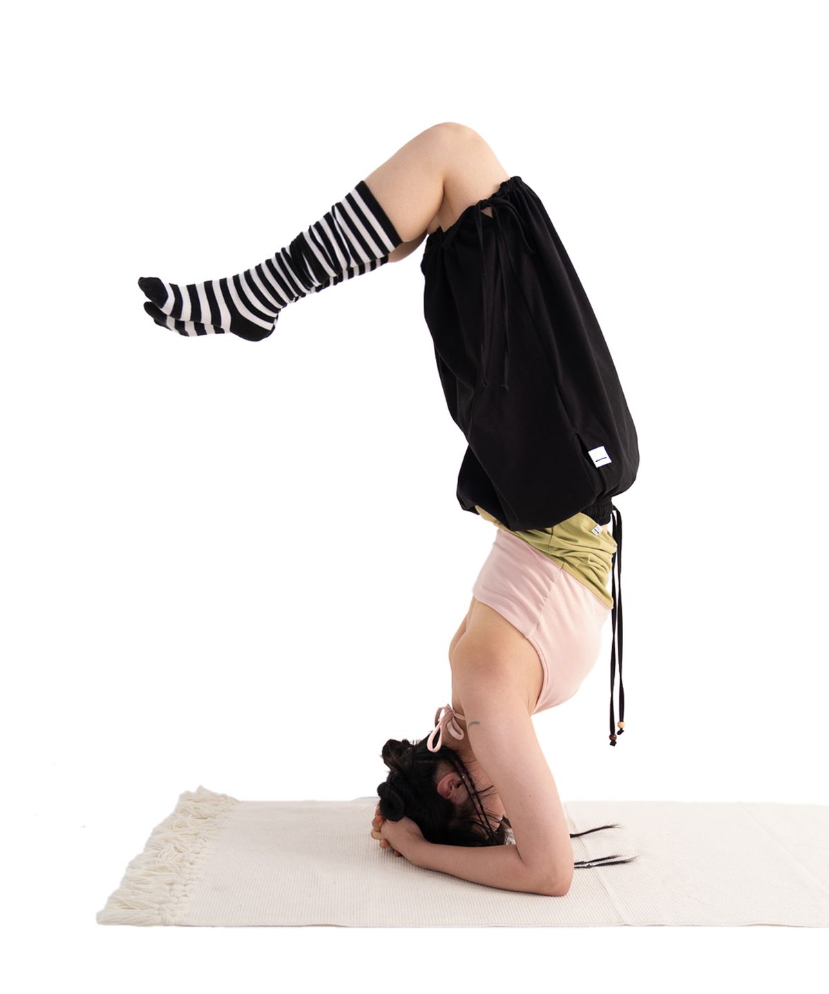 팔락(PALAK) Wooden beads bermuda pants (Black)