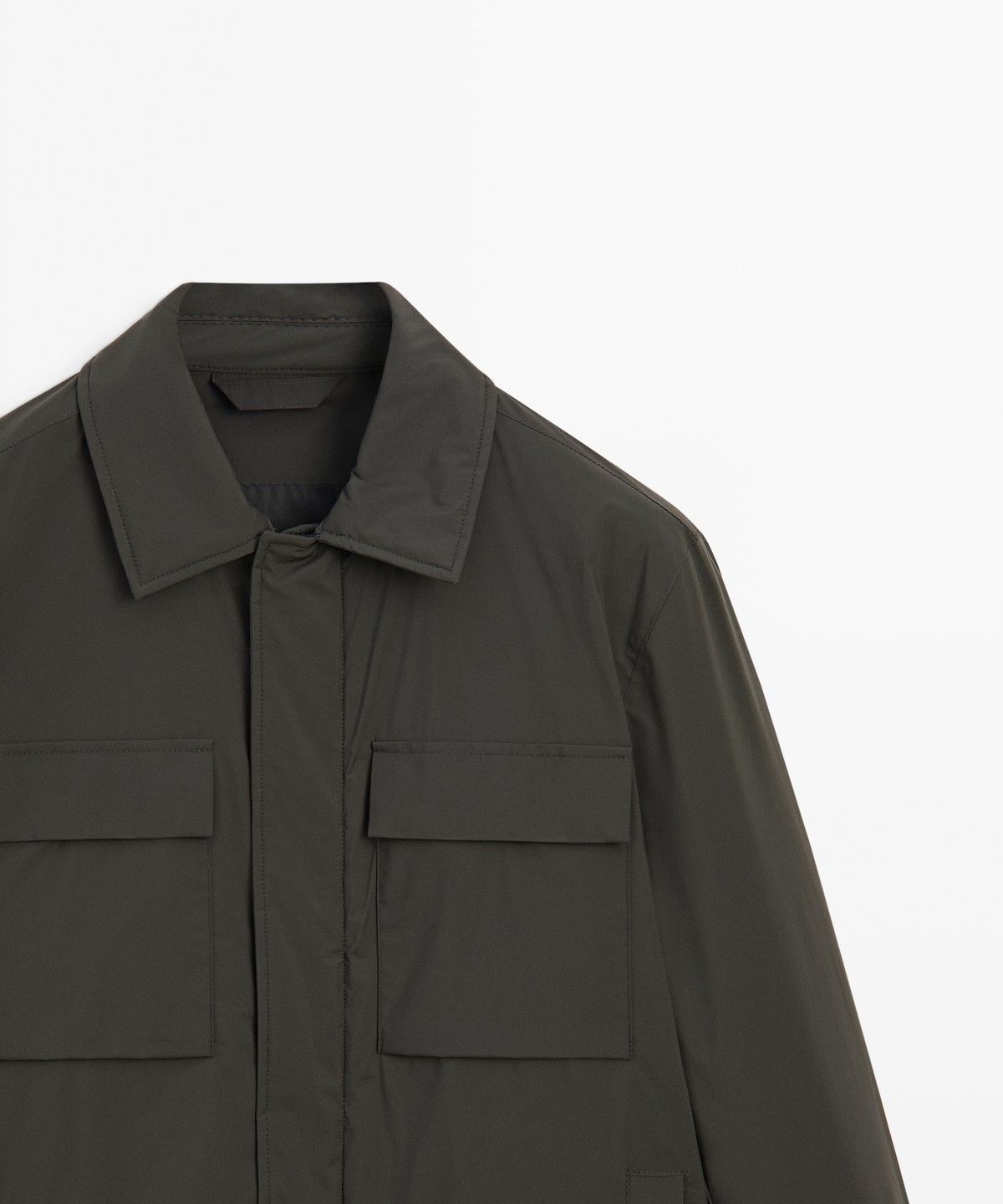 마시모두띠(MASSIMO DUTTI) 포켓 디테일 테크니컬 재킷