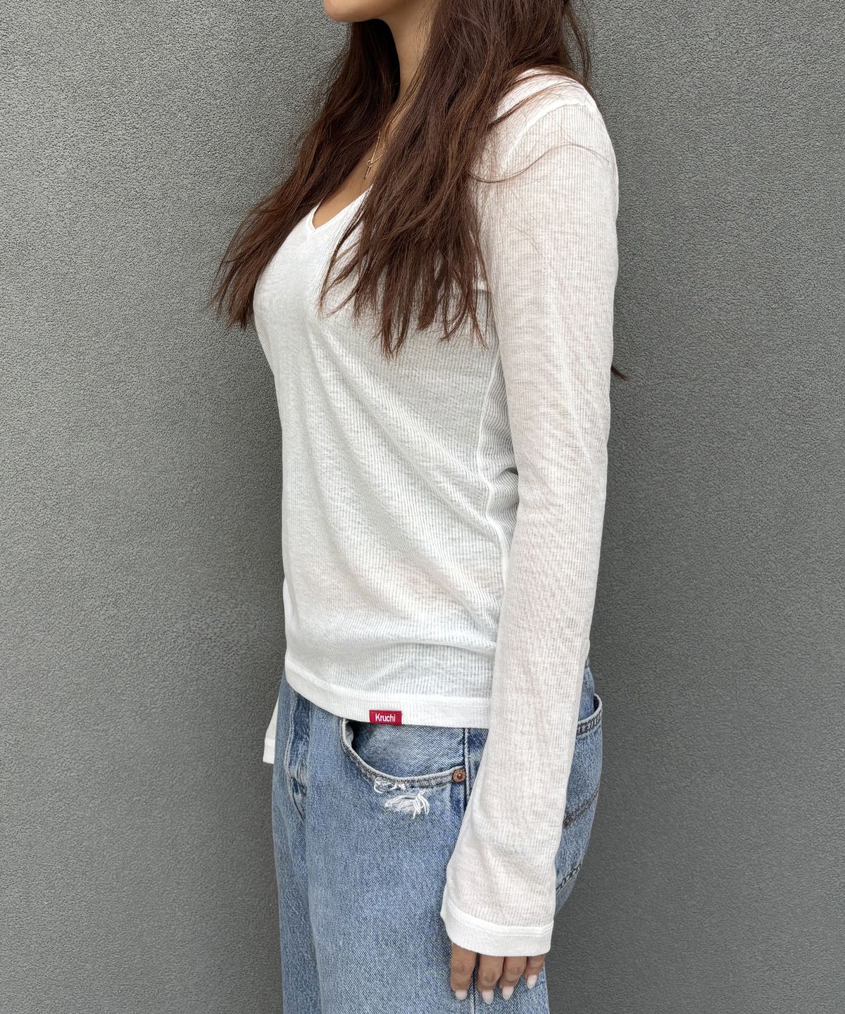 크루치(KRUCHI) V-Neck Long-Sleeve Top (WHITE) WOMENS