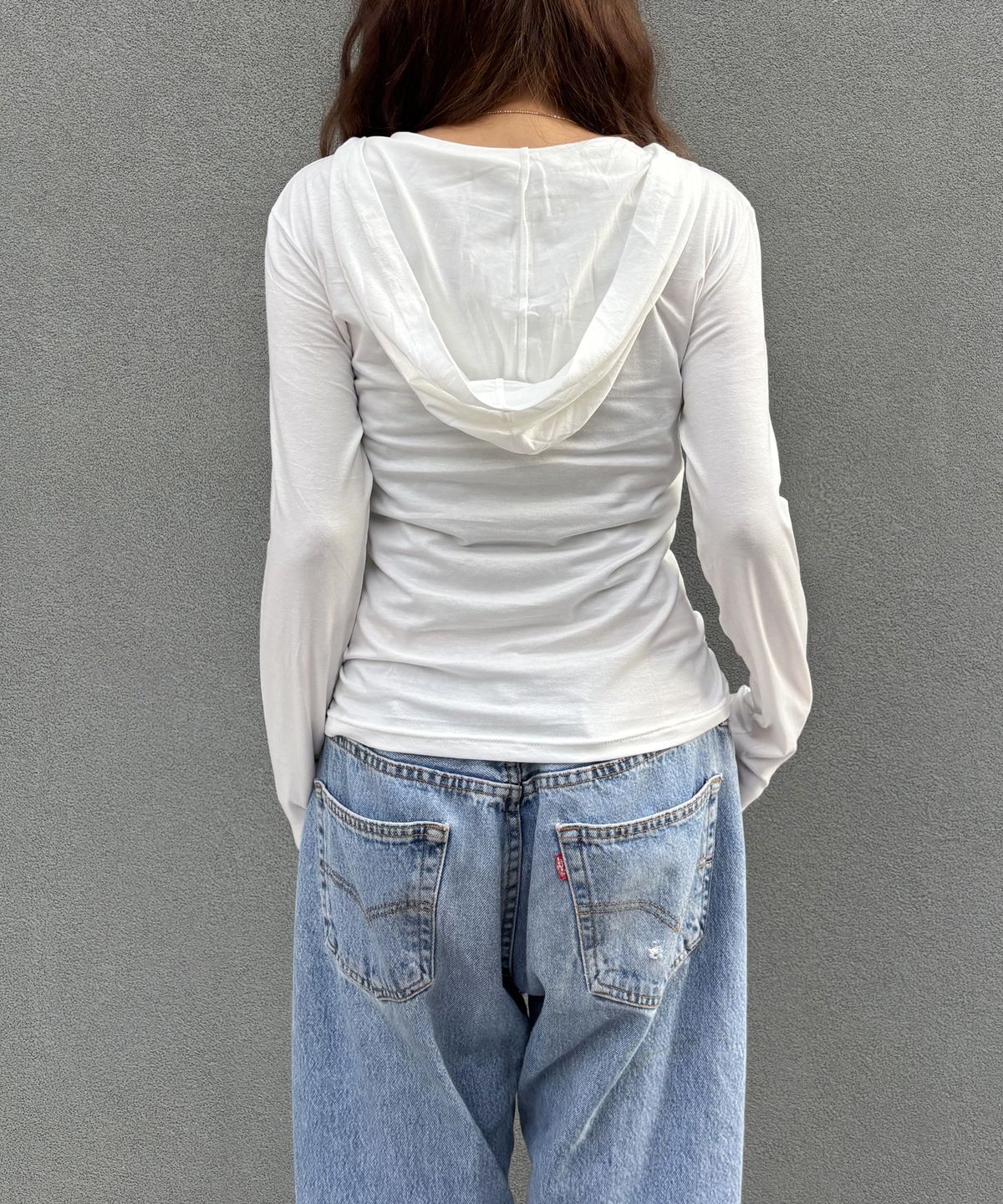 크루치(KRUCHI) Tencel Long-Sleeve V-Neck Hoodie (WHITE) WOMENS