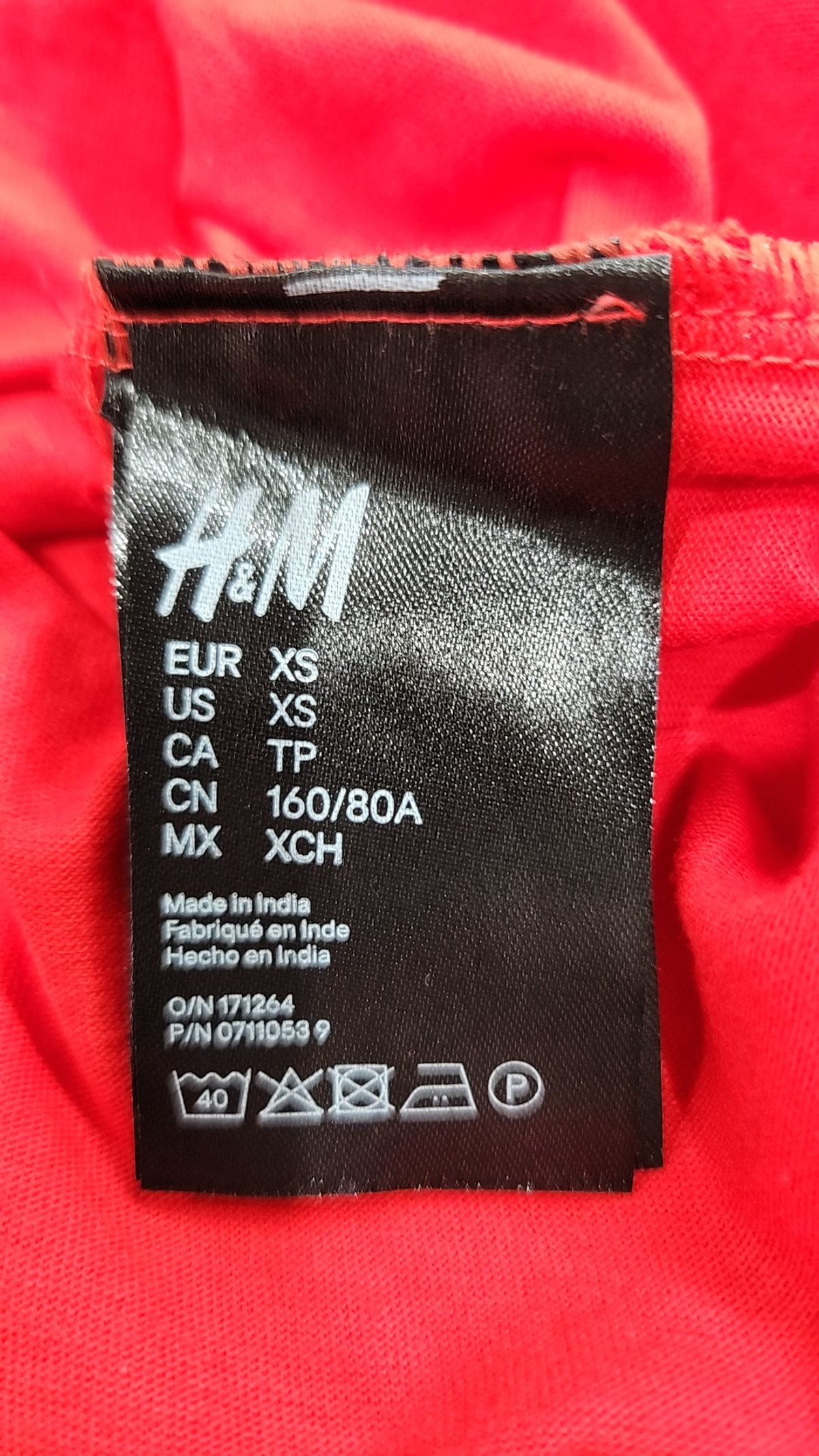 디바이디드에이치앤엠(DIVIDED H&M) 반소매 티셔츠 XS