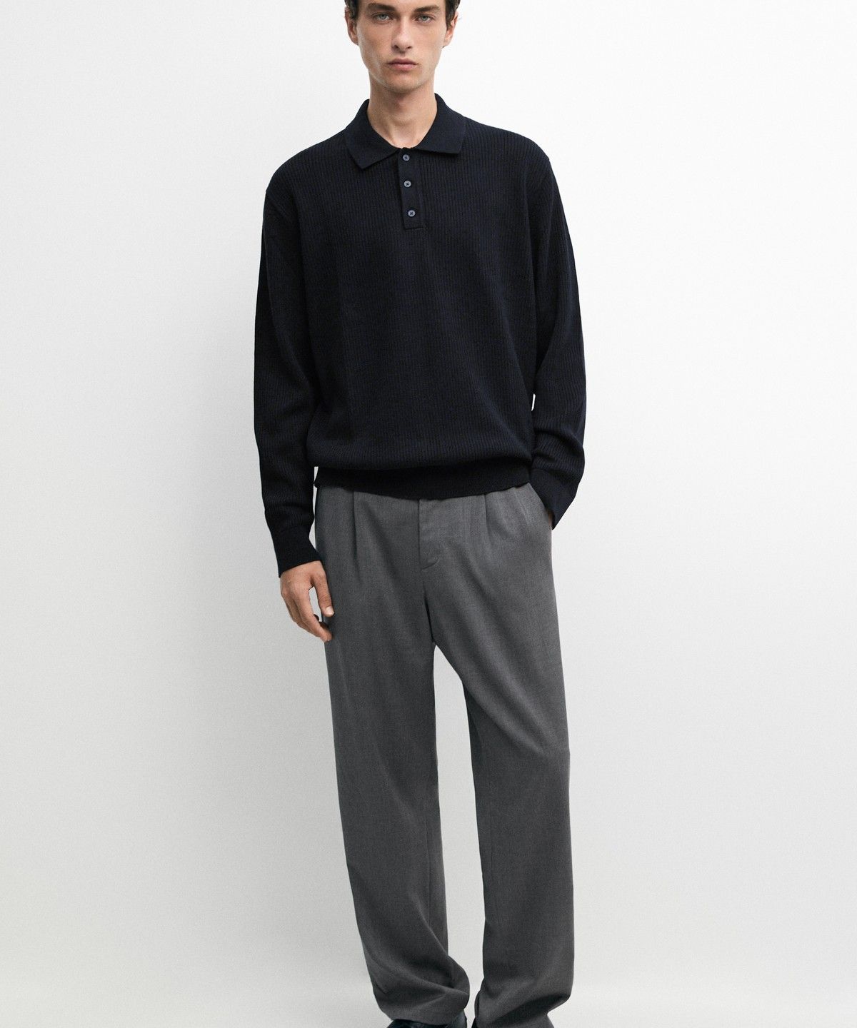 마시모두띠(MASSIMO DUTTI) 버튼 디테일 폴로 니트 스웨터