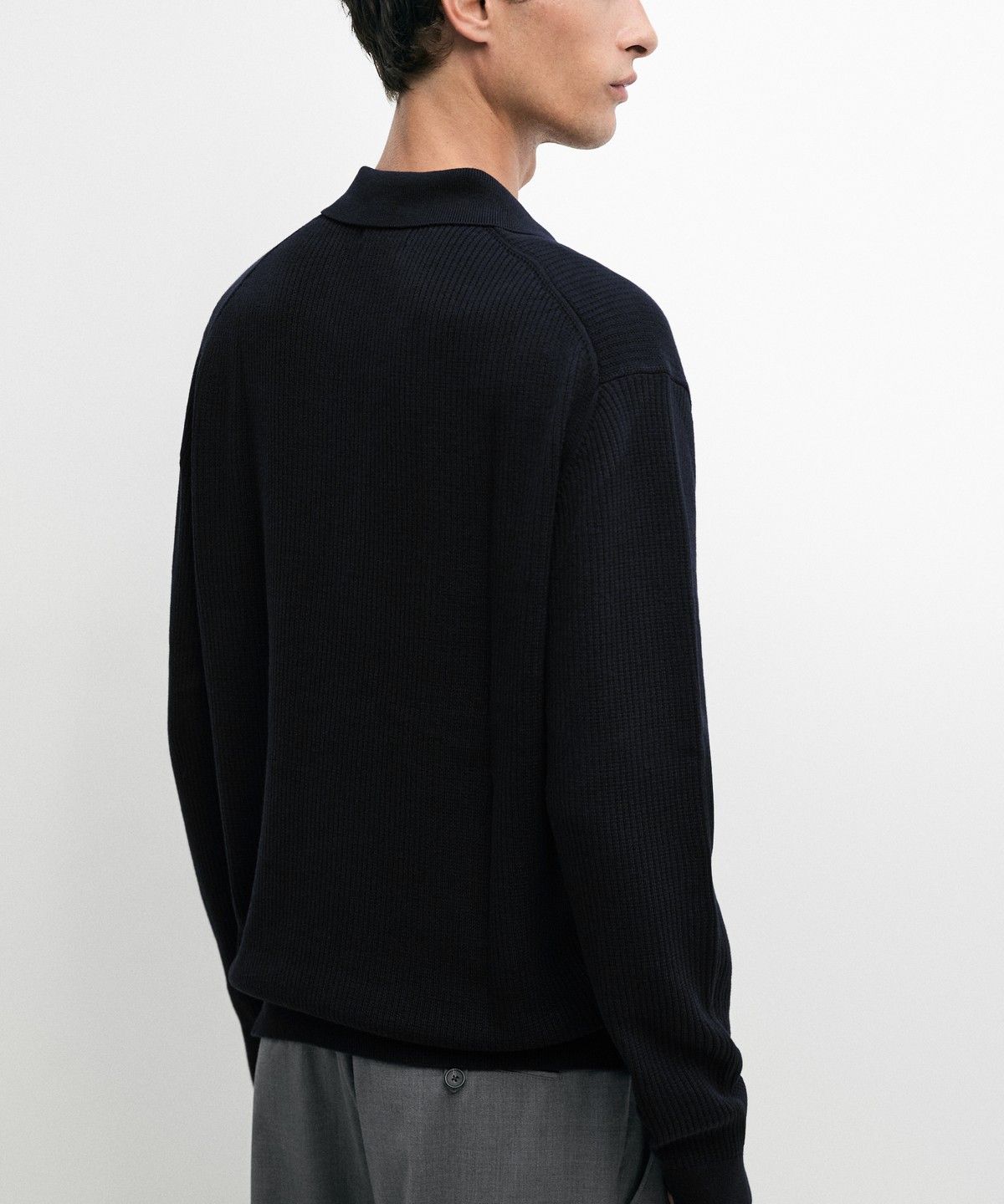 마시모두띠(MASSIMO DUTTI) 버튼 디테일 폴로 니트 스웨터