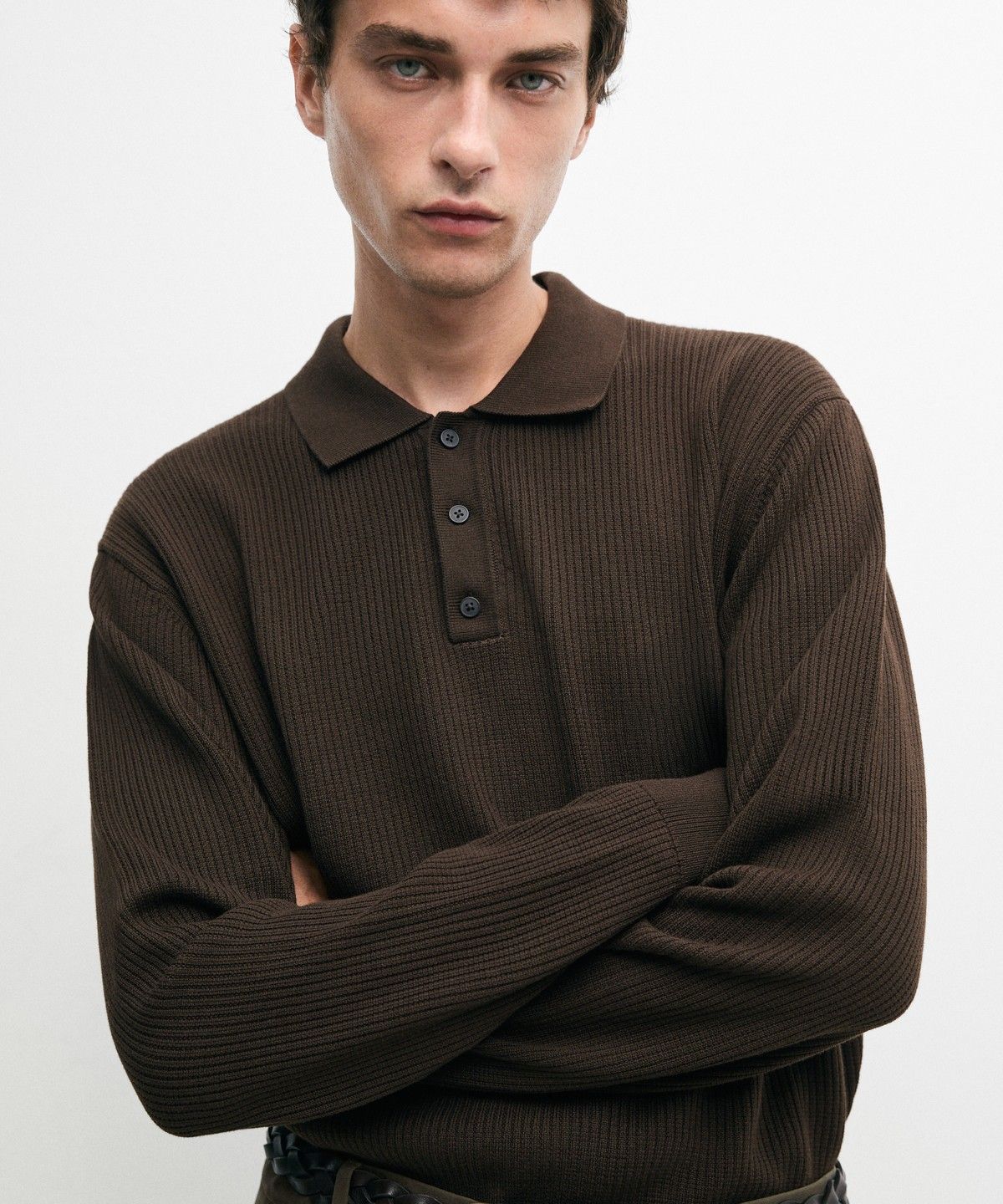 마시모두띠(MASSIMO DUTTI) 버튼 디테일 폴로 니트 스웨터