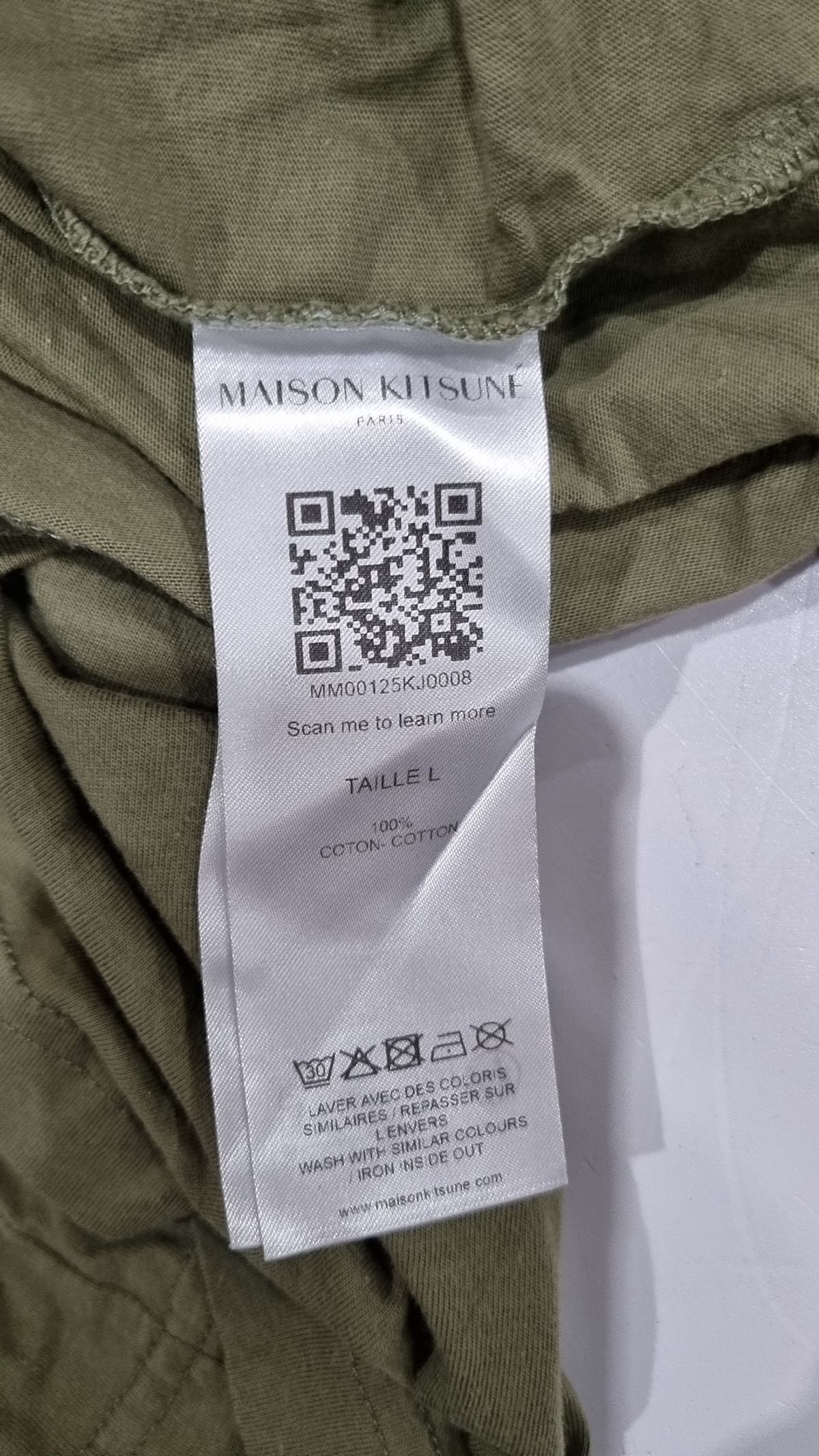 메종 키츠네(MAISON KITSUNE) 스피디 폭스 패치 컴포트 반소매 티셔츠 - 베이 리프 / MM00125KJ00080079 L