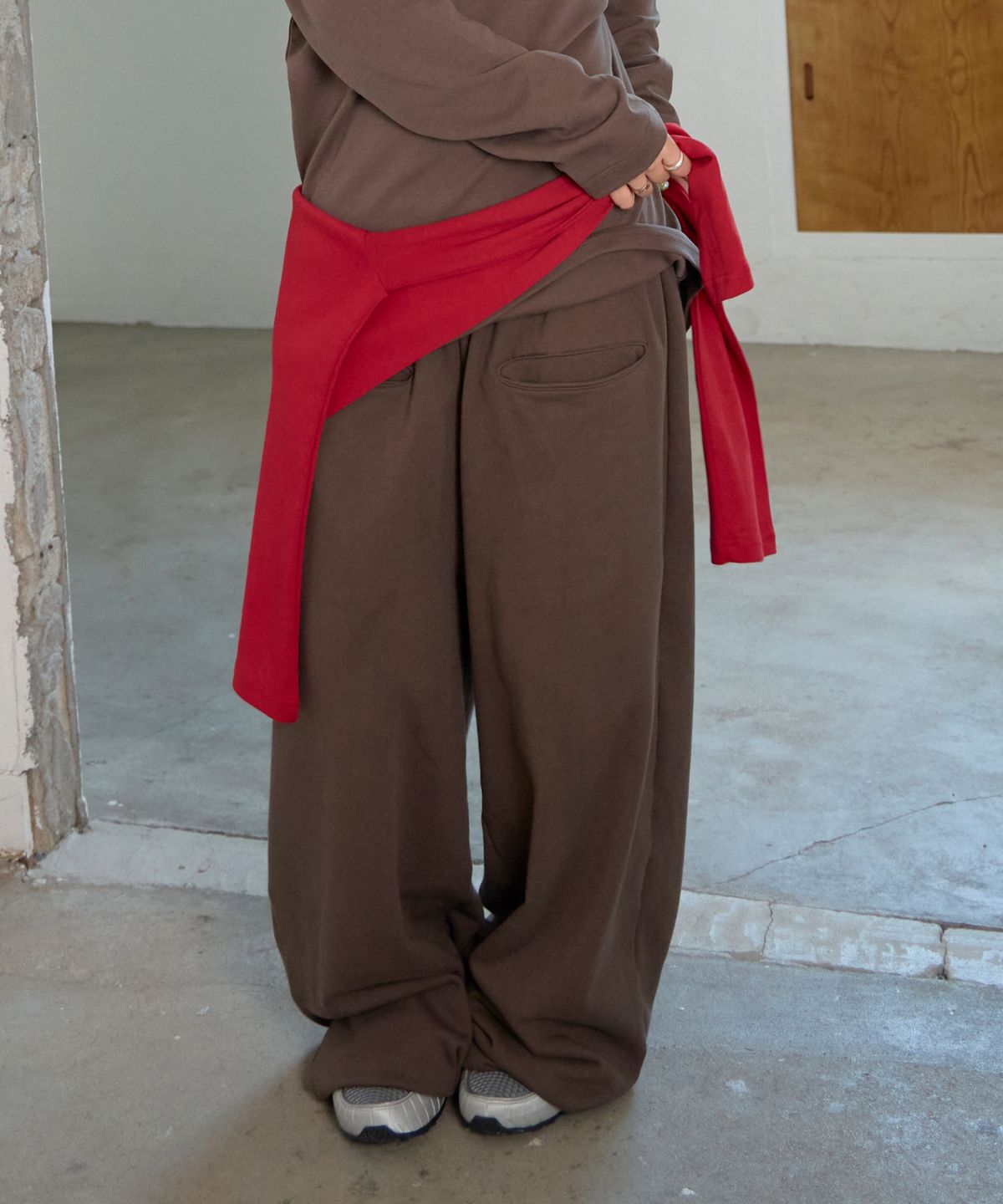 키코지(KIKOZY) Motion Wide Sweatpants_Brown