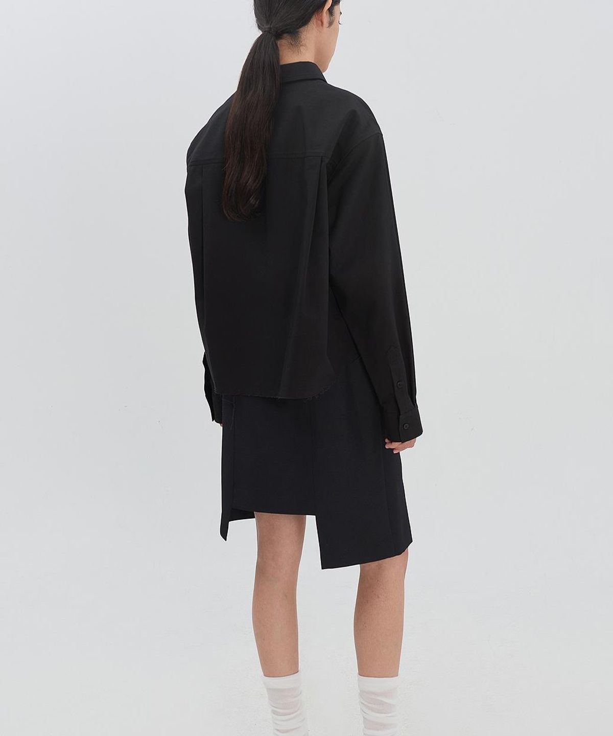래코드(RECODE) Two Way Cropped Shirt RJSAM26598BKX