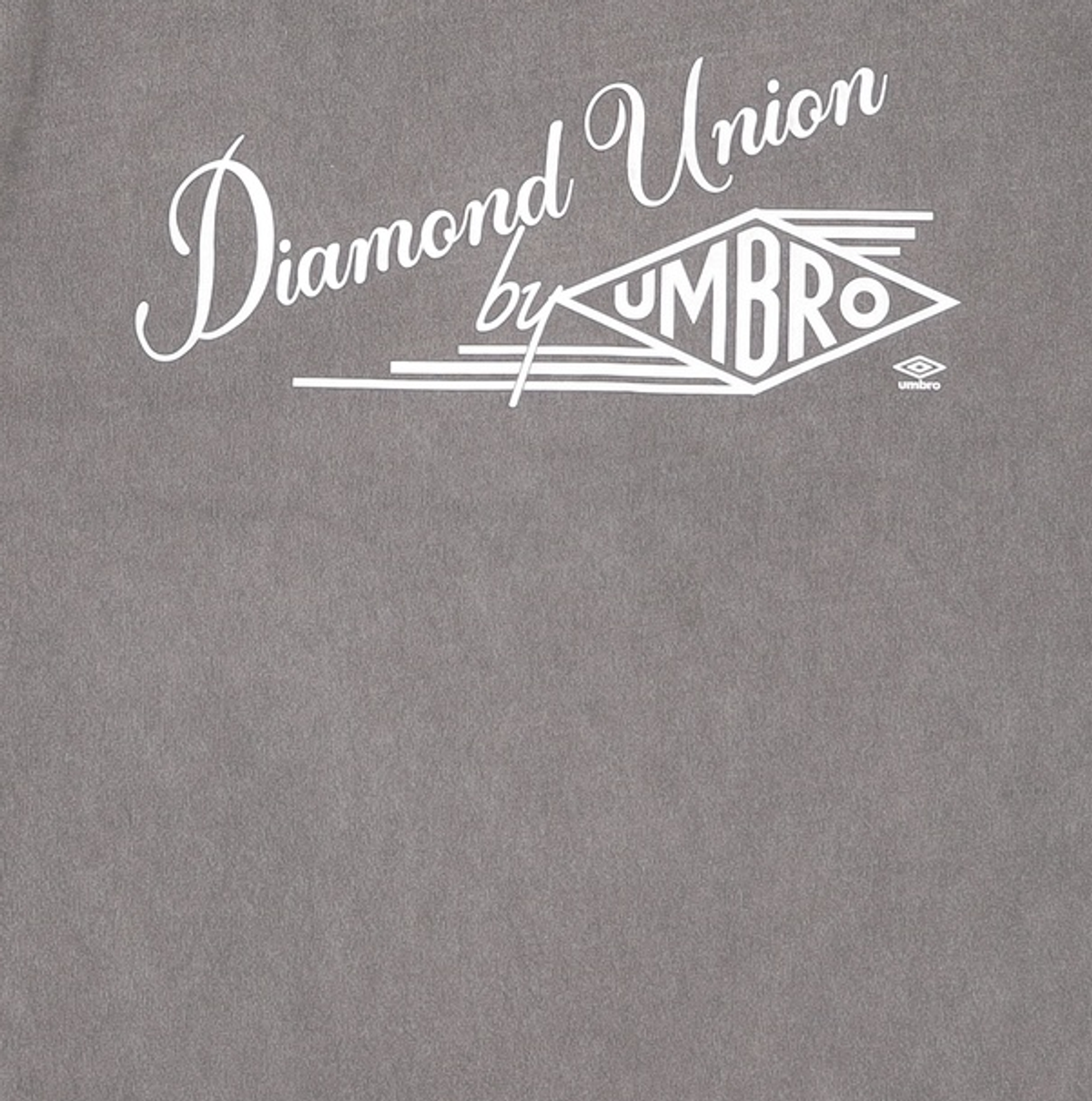 엄브로(UMBRO) 웨이파인더 가먼트다잉 레터링 반팔 티셔츠 차콜(UQ121CRS11) 100