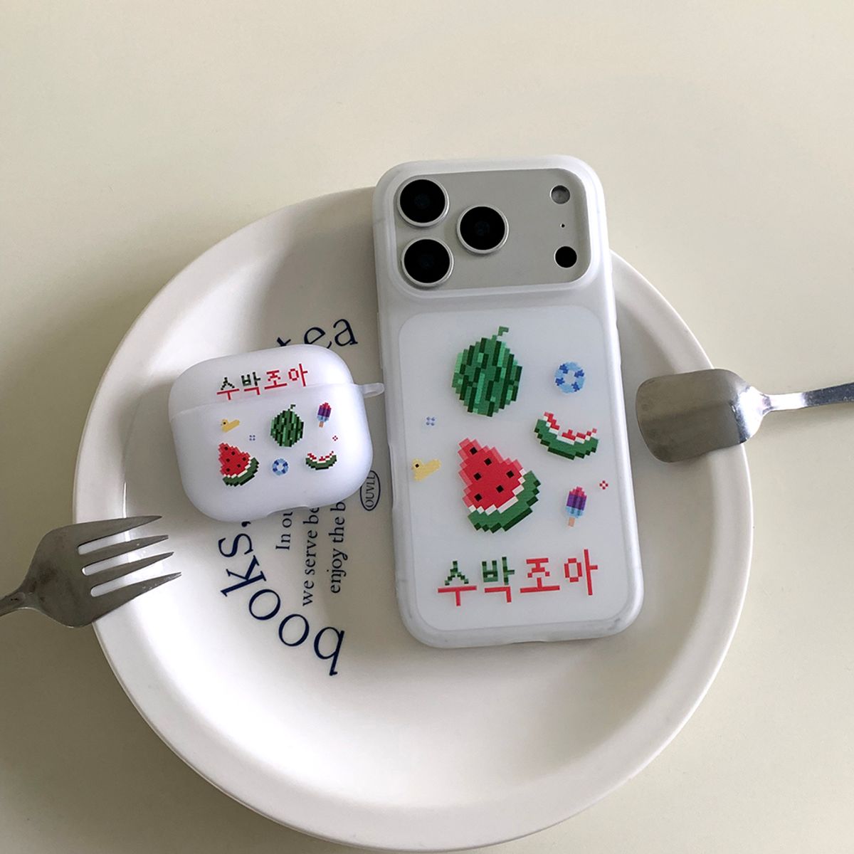 위드썸(WITHSOME) 과일 조아 픽셀 반투명 폰 케이스