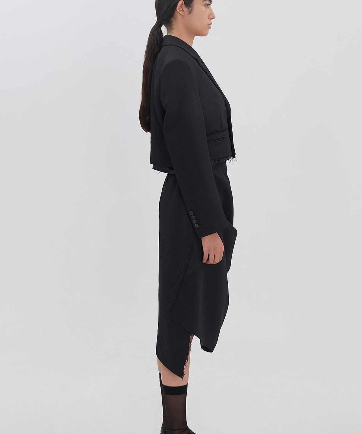 래코드(RECODE) Raw-Edged Detail Crop Jacket RJJAM26599BKX