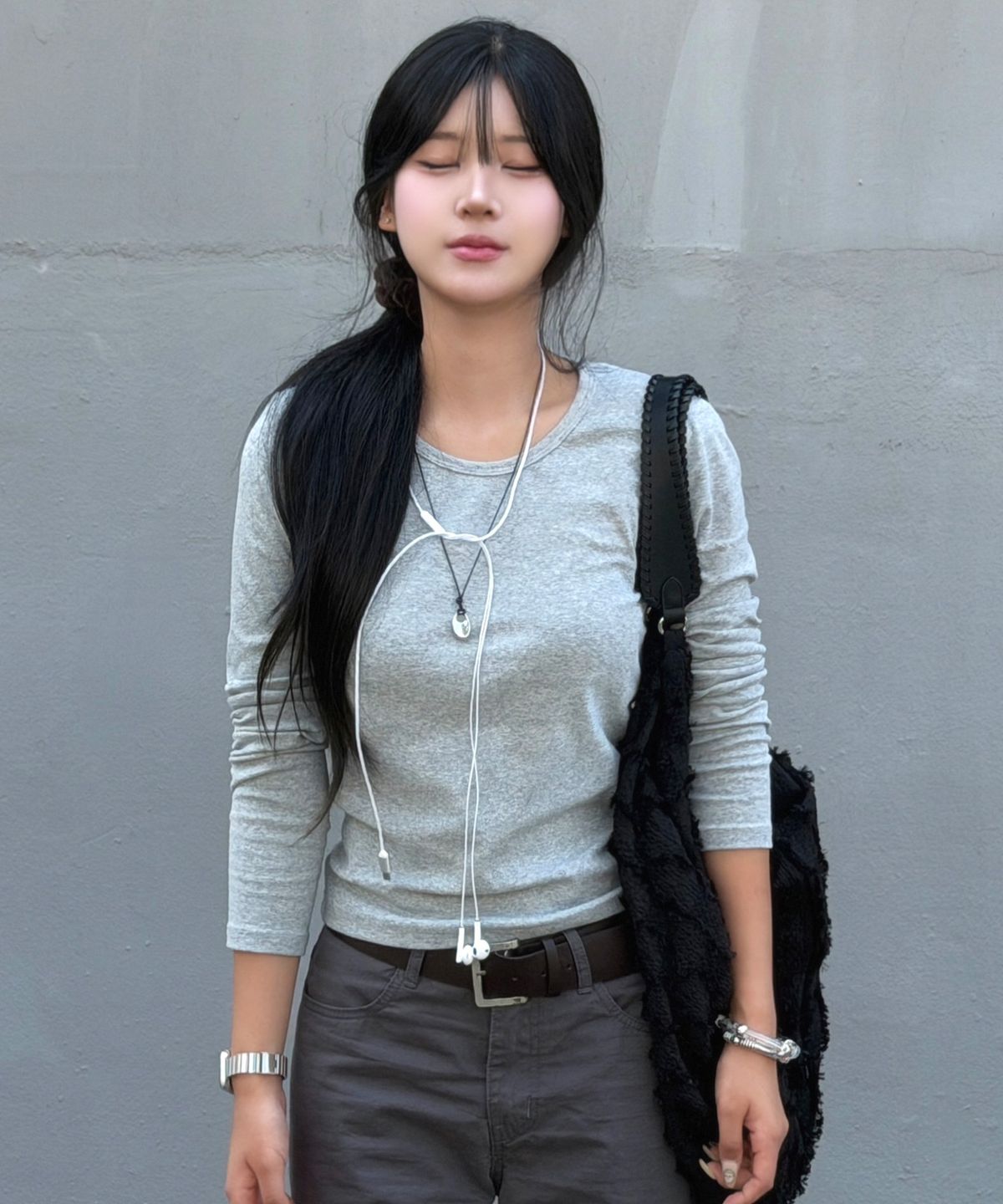 마인드브릿지 우먼(MIND BRIDGE WOMEN) [ON][W]U넥 슬림핏 데일리 긴팔 티셔츠 - 3color