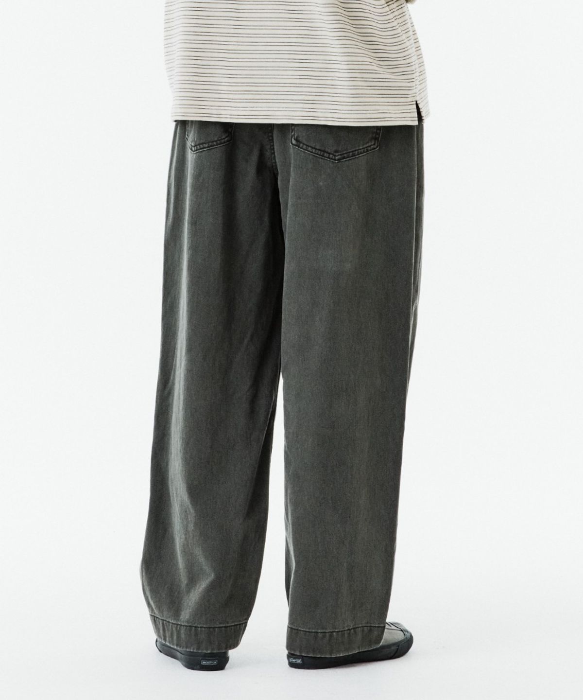 브롬톤 런던(BROMPTON LONDON) TWO TUCK DENIM TROUSERS - KHAKI (P263MDP461)
