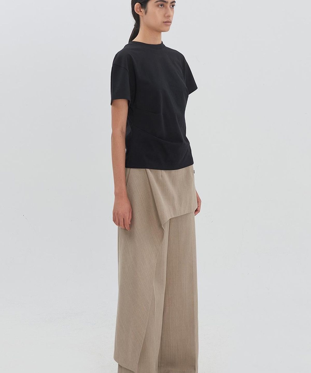 래코드(RECODE) Backward Shoulder Slit Shirring Top RJTAM26596BKX
