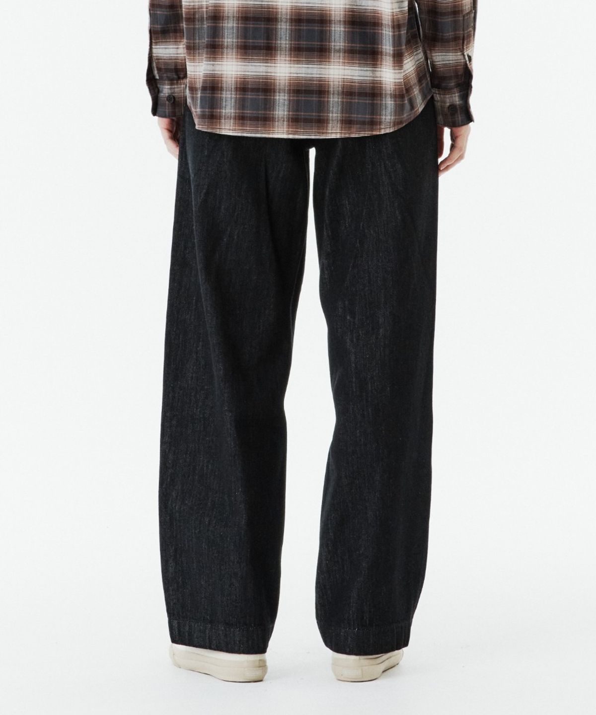 브롬톤 런던(BROMPTON LONDON) W TWO TUCK DENIM TROUSERS - BLACK (P263WDP461)