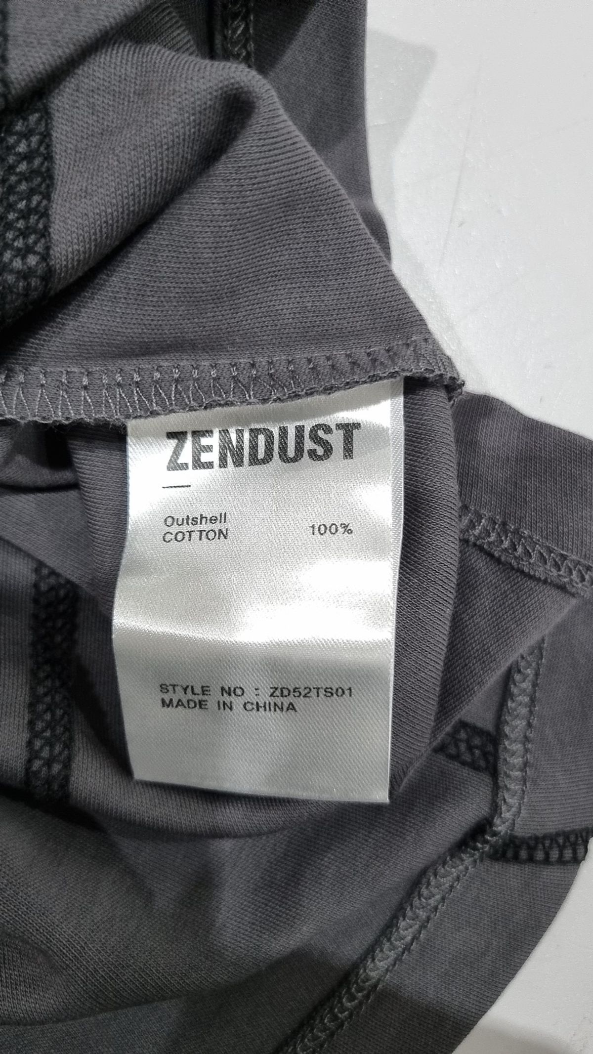 젠더스트(ZENDUST) Mabelle Back Hole T-Shirt CHARCOAL S