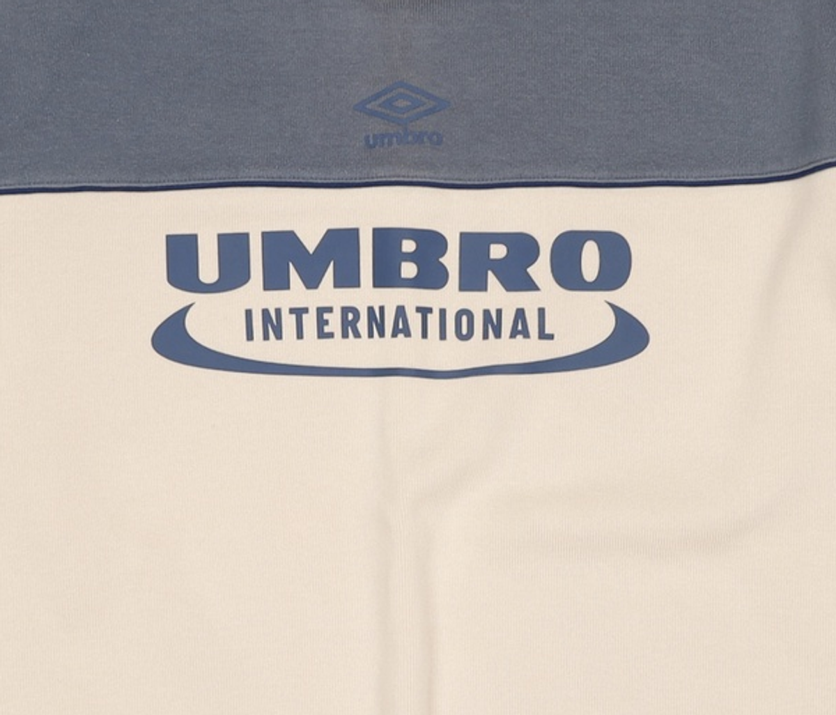 엄브로(UMBRO) 파이핑 맨투맨 오트밀베이지(UO421CFSO5) 90