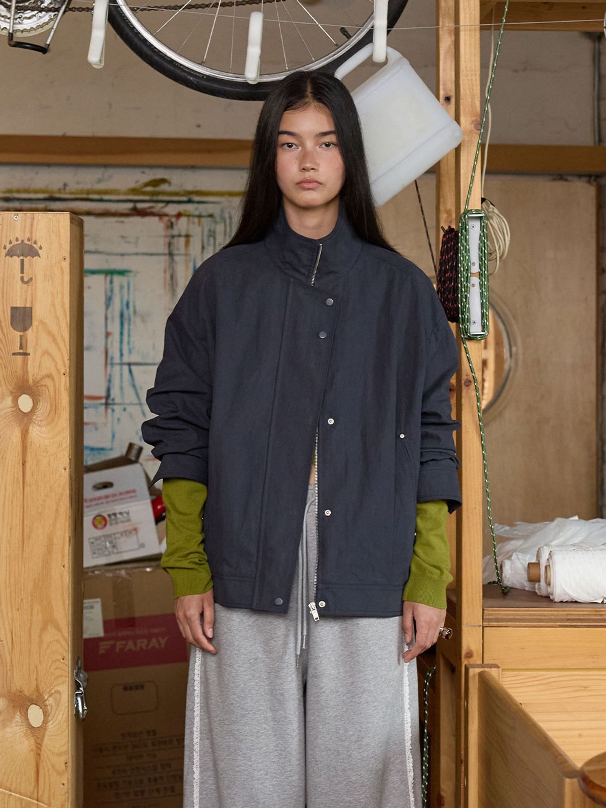 뮈뮈에르(MUEMUER) High-Neck Blouson Jumper MU2678JP803M