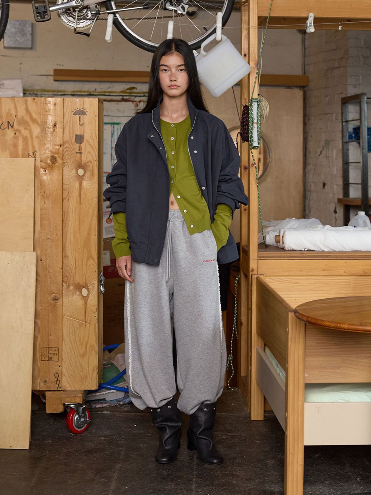 뮈뮈에르(MUEMUER) High-Neck Blouson Jumper MU2678JP803M