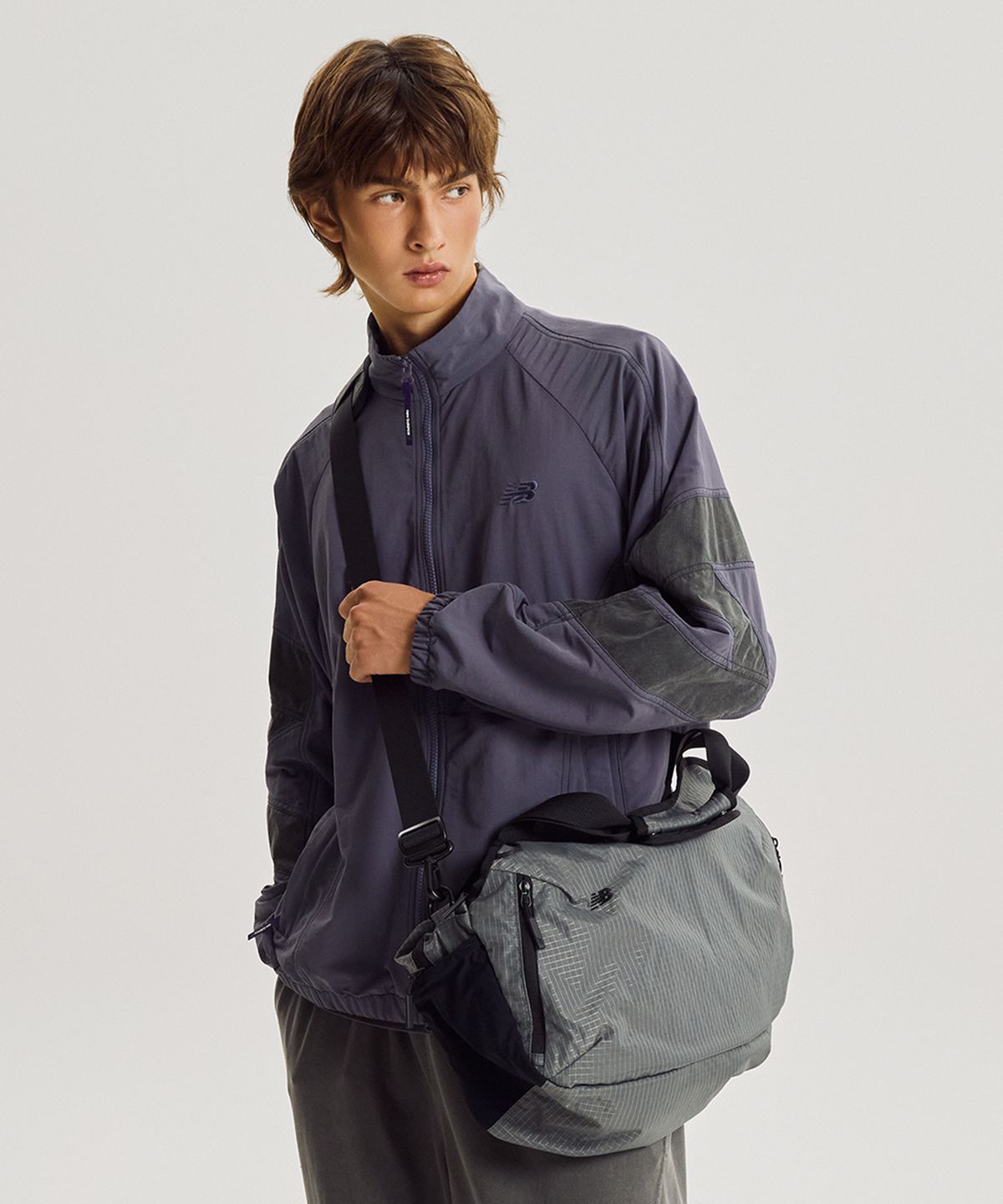 뉴발란스(NEW BALANCE) NBGCGF1105 / 에센셜 더플백 L (CHARCOAL)
