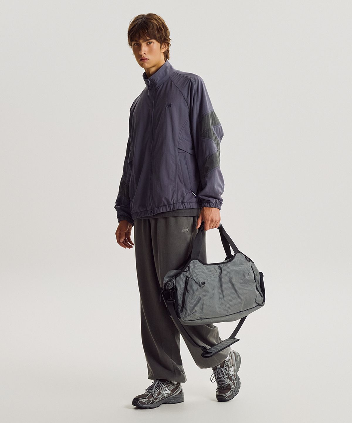 뉴발란스(NEW BALANCE) NBGCGF1105 / 에센셜 더플백 L (CHARCOAL)